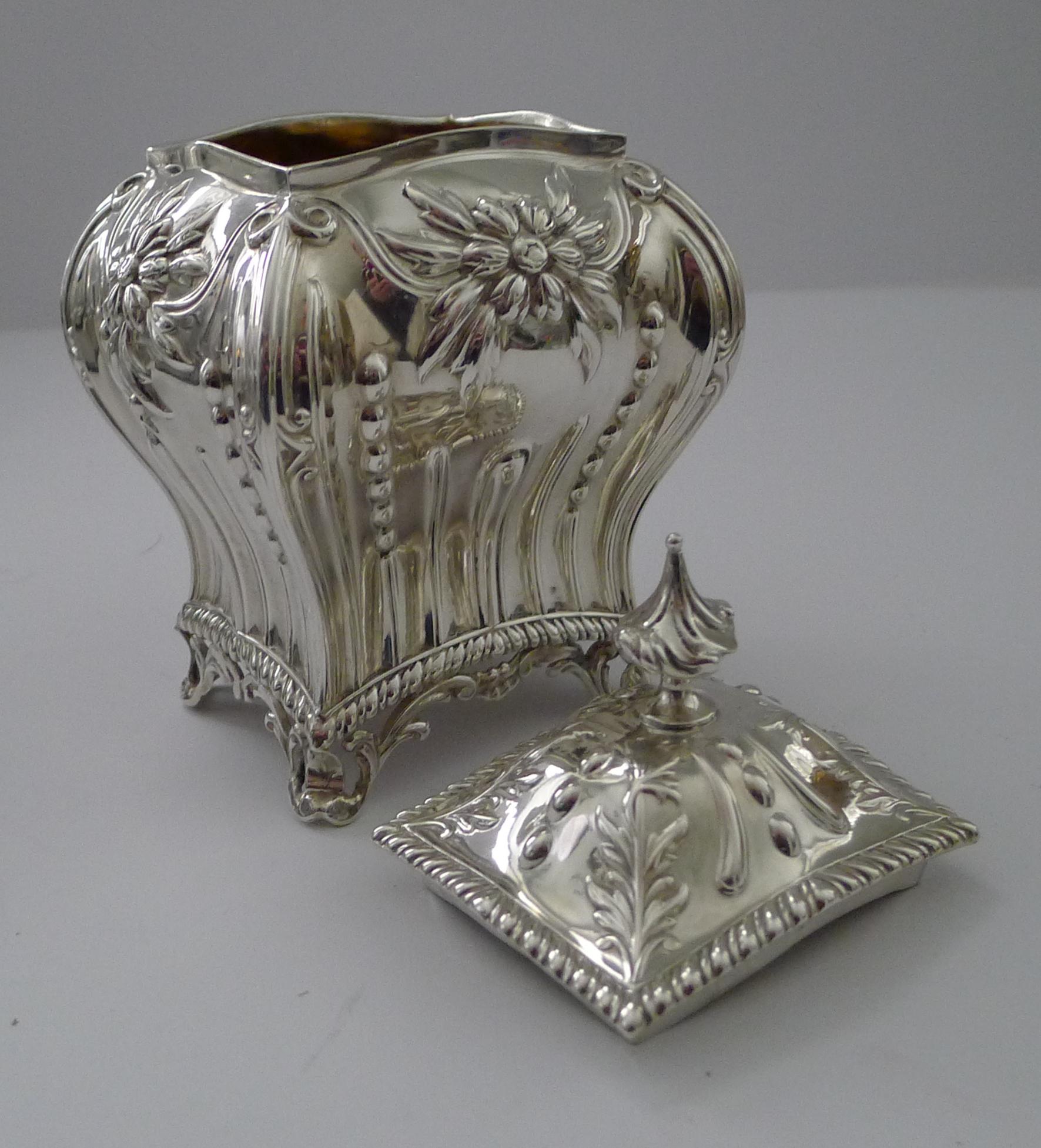 Magnífica caja de té inglesa victoriana de plata de ley - 1896 en venta 5