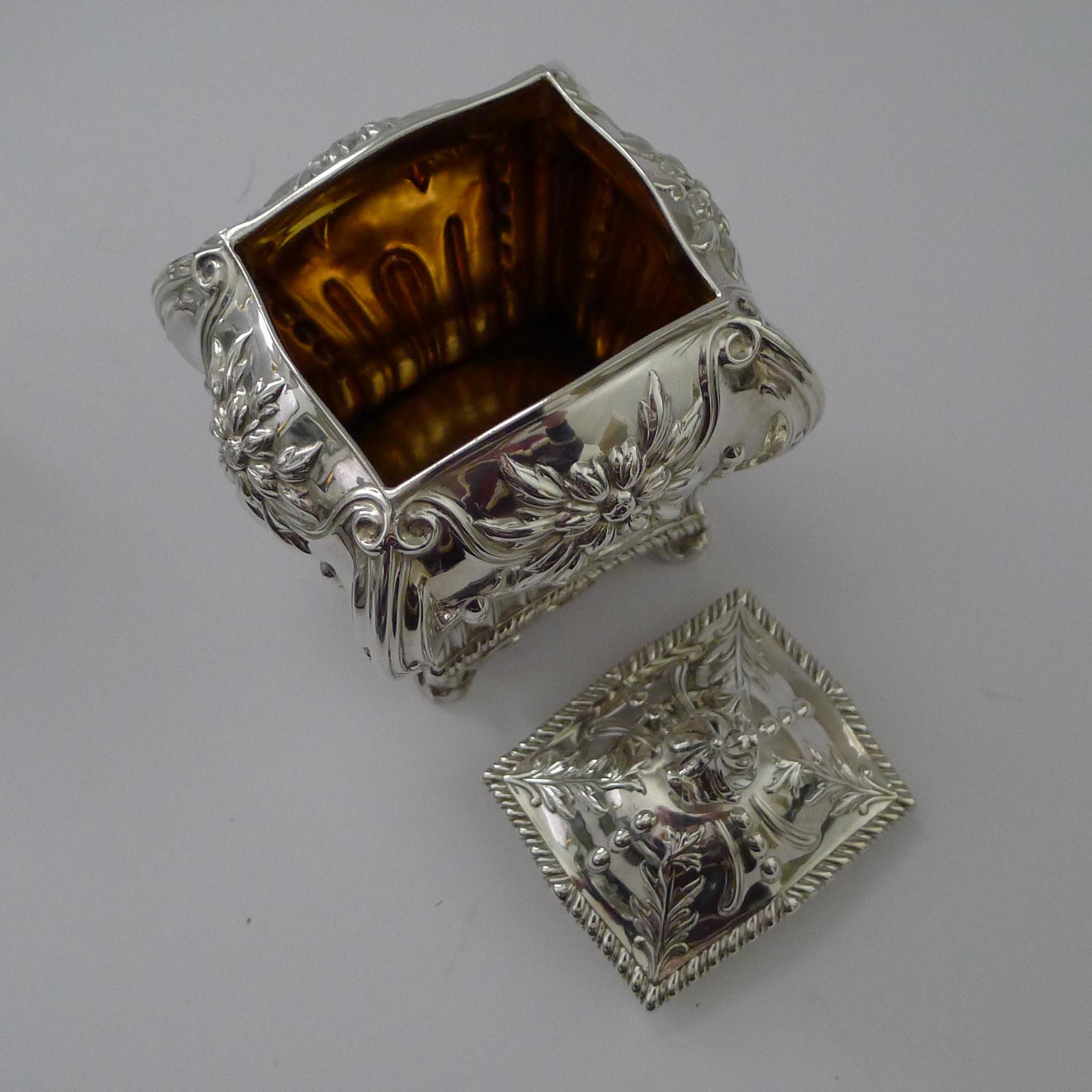 Magnífica caja de té inglesa victoriana de plata de ley - 1896 en venta 6