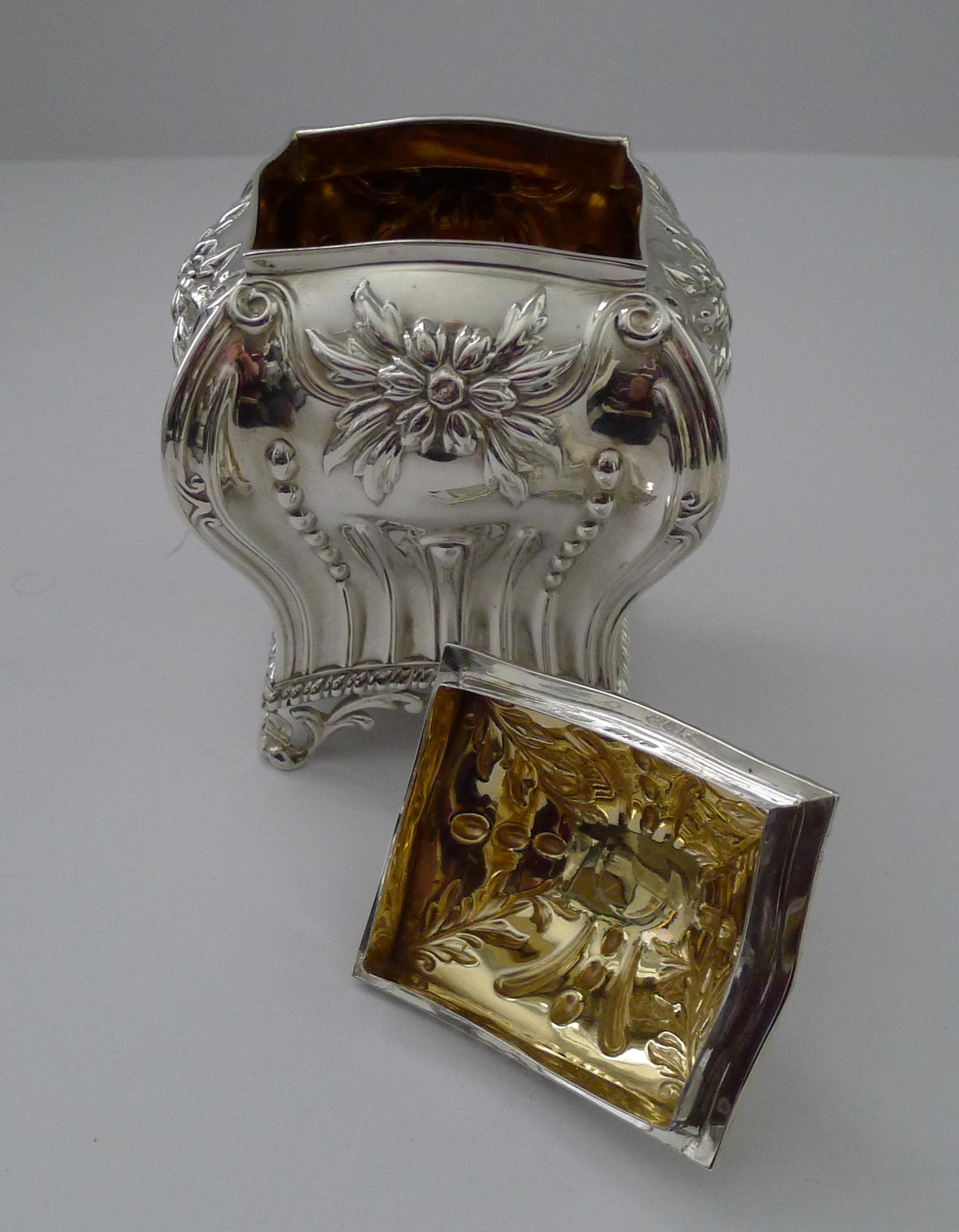 Magnífica caja de té inglesa victoriana de plata de ley - 1896 en venta 9