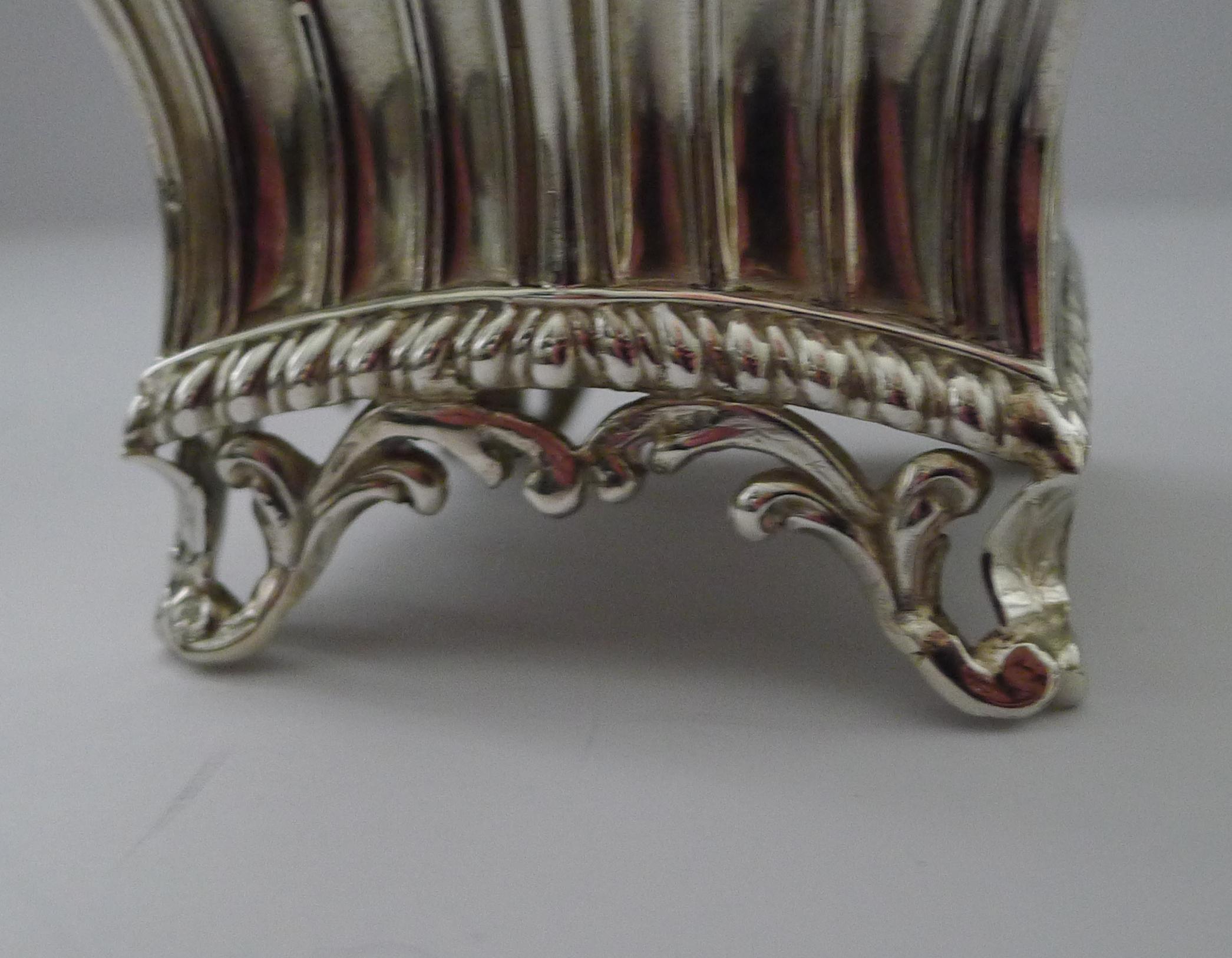 Magnífica caja de té inglesa victoriana de plata de ley - 1896 en venta 2