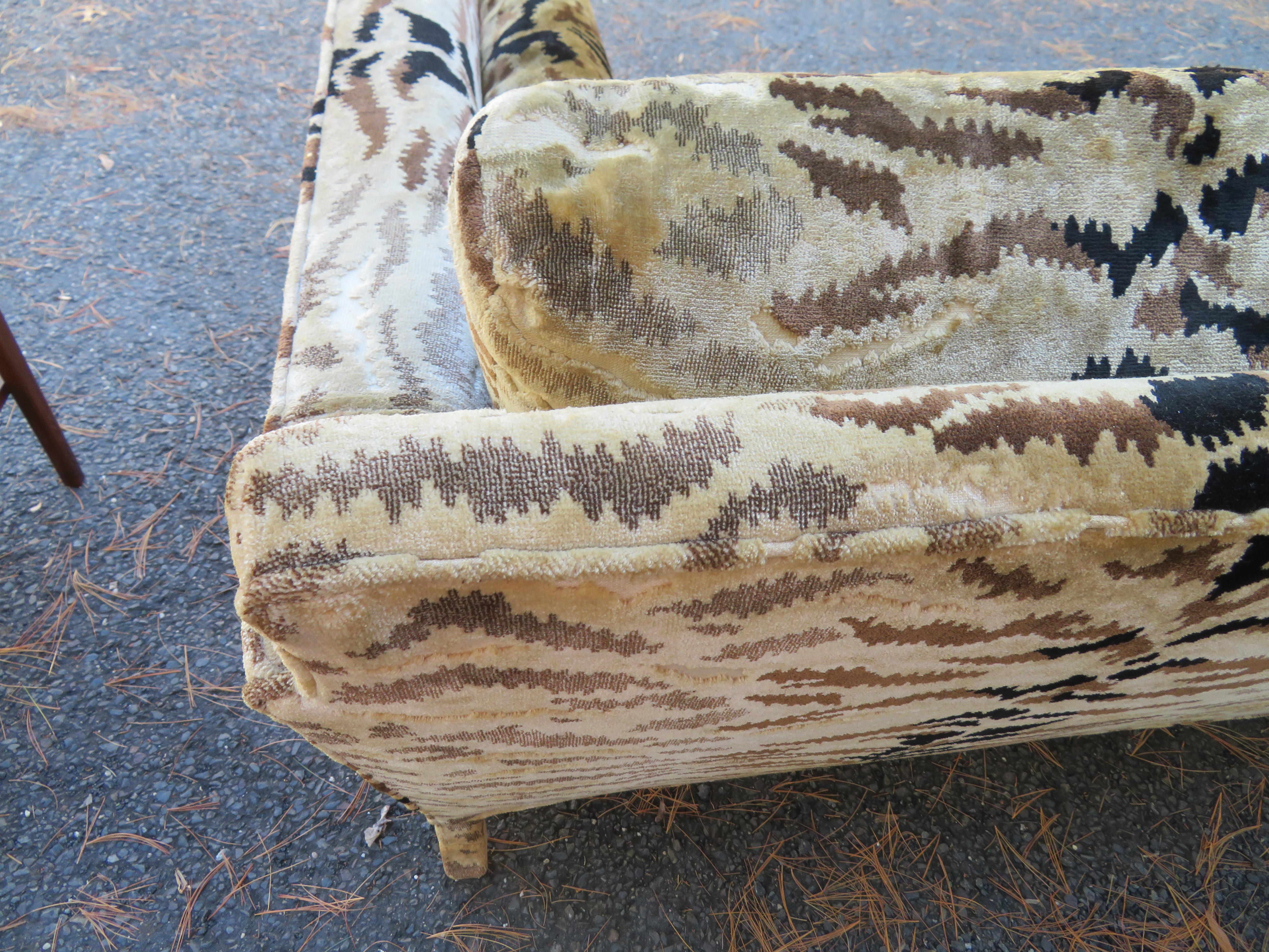 Magnifique canapé sectionnel tigre du milieu du siècle dernier d'Erwin Lambeth Velvet en vente 1