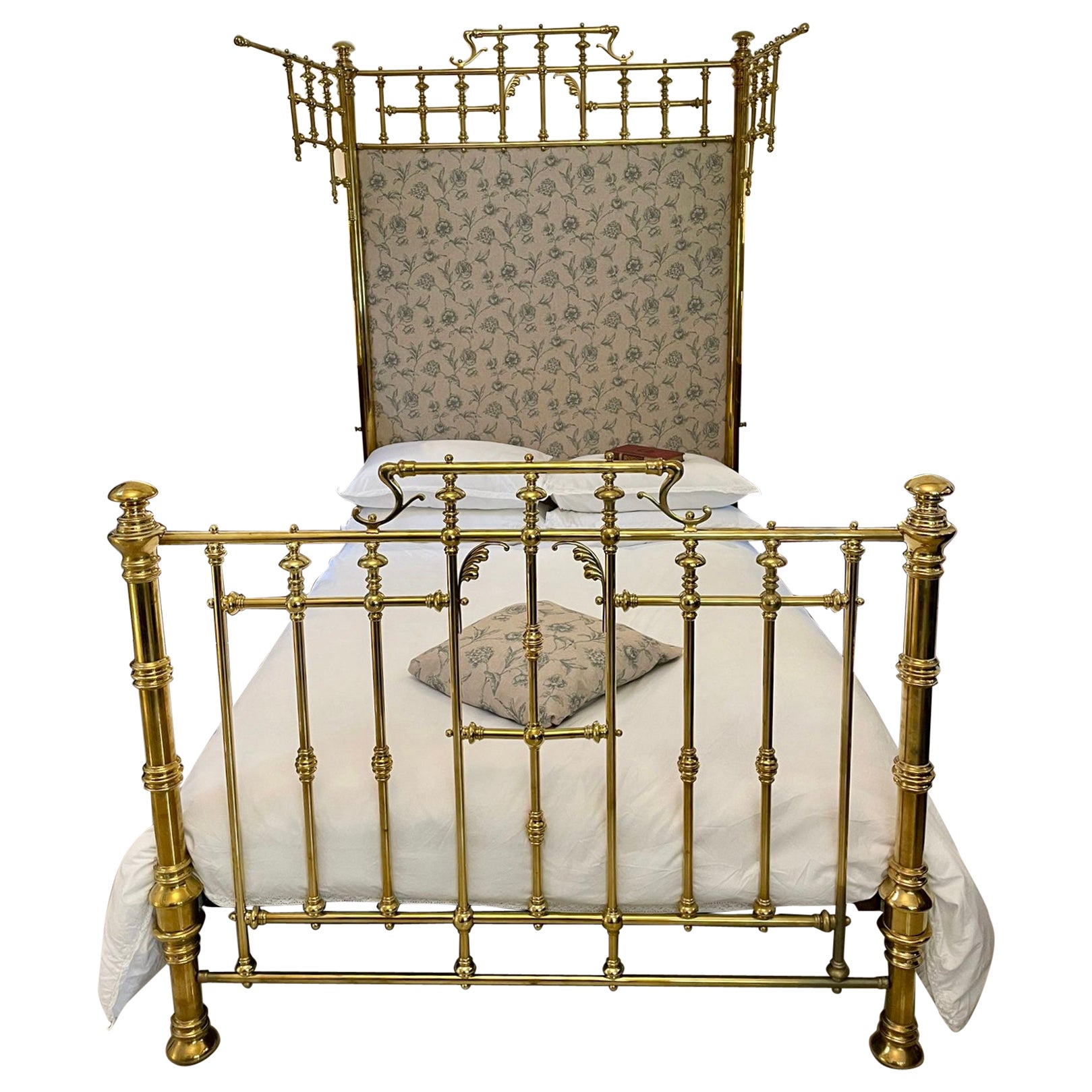 Magnifico letto matrimoniale in ottone massiccio dorato di qualità espositiva