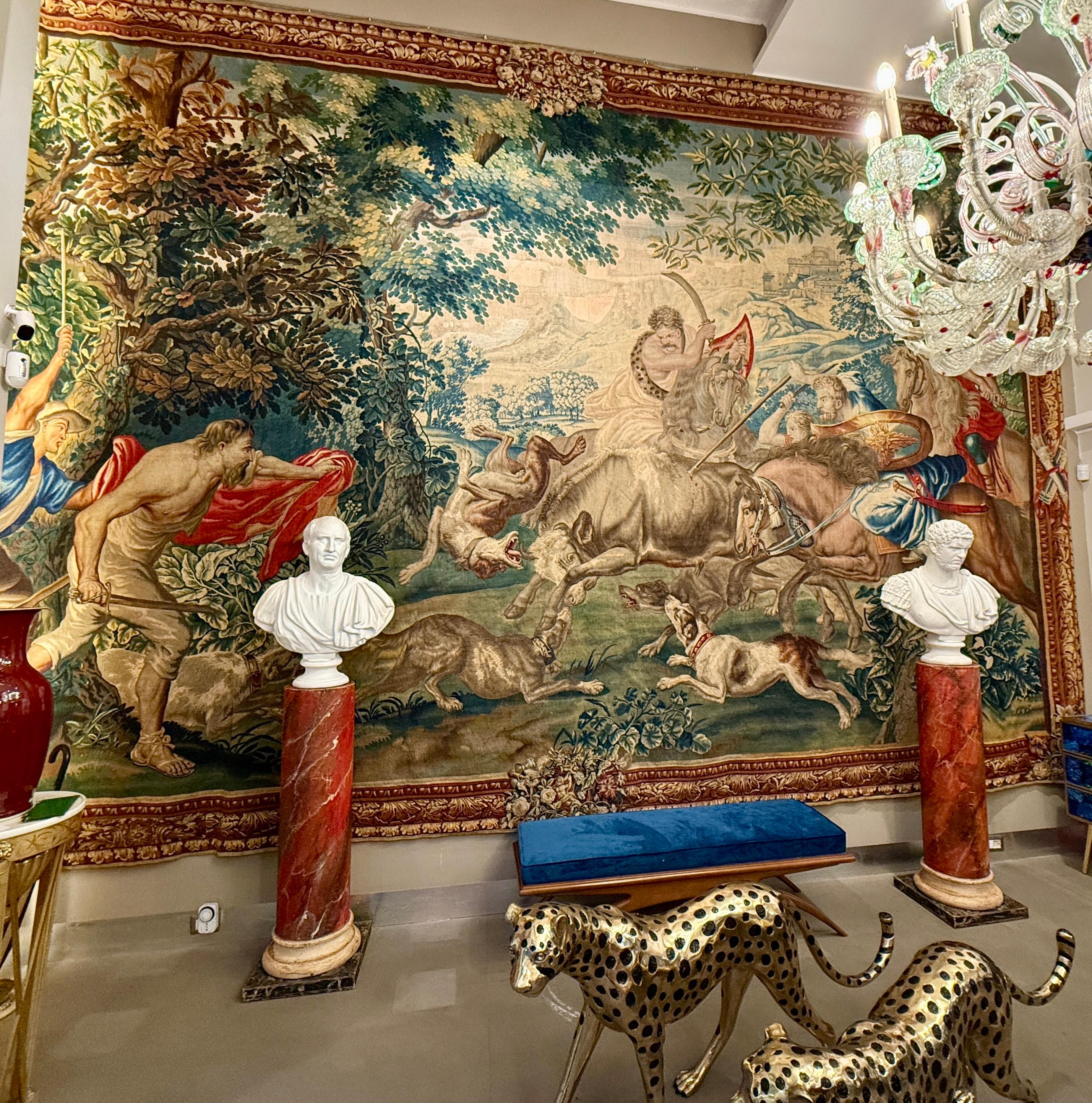 Magnifico  Arazzo storico fiammingo con la caccia al toro, XVII secolo in vendita 1