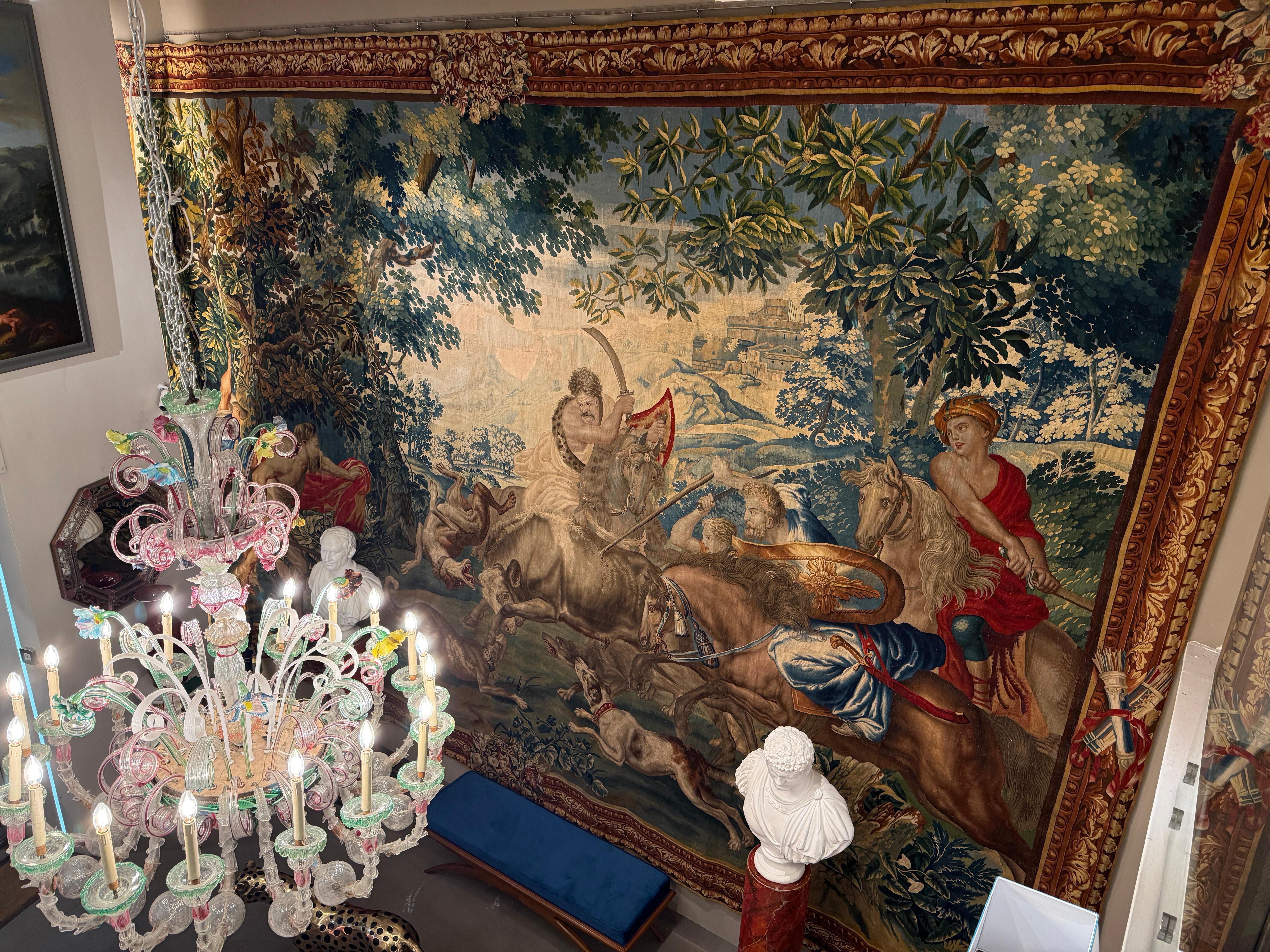 Magnifico  Arazzo storico fiammingo con la caccia al toro, XVII secolo in vendita 2