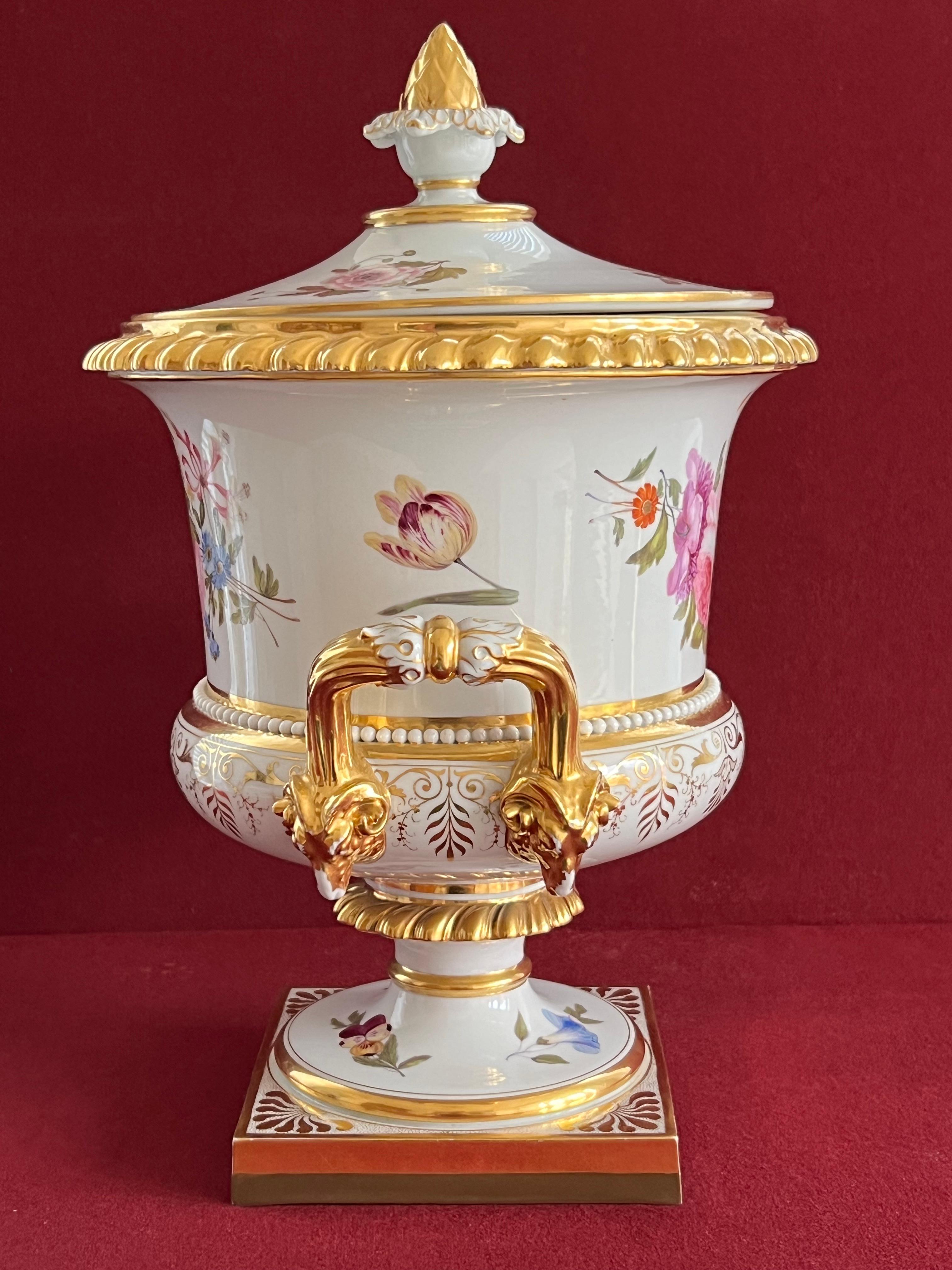 British Magnificent Flight, Barr and Barr Worcester Ice Pail, circa 1820-1830 For Sale