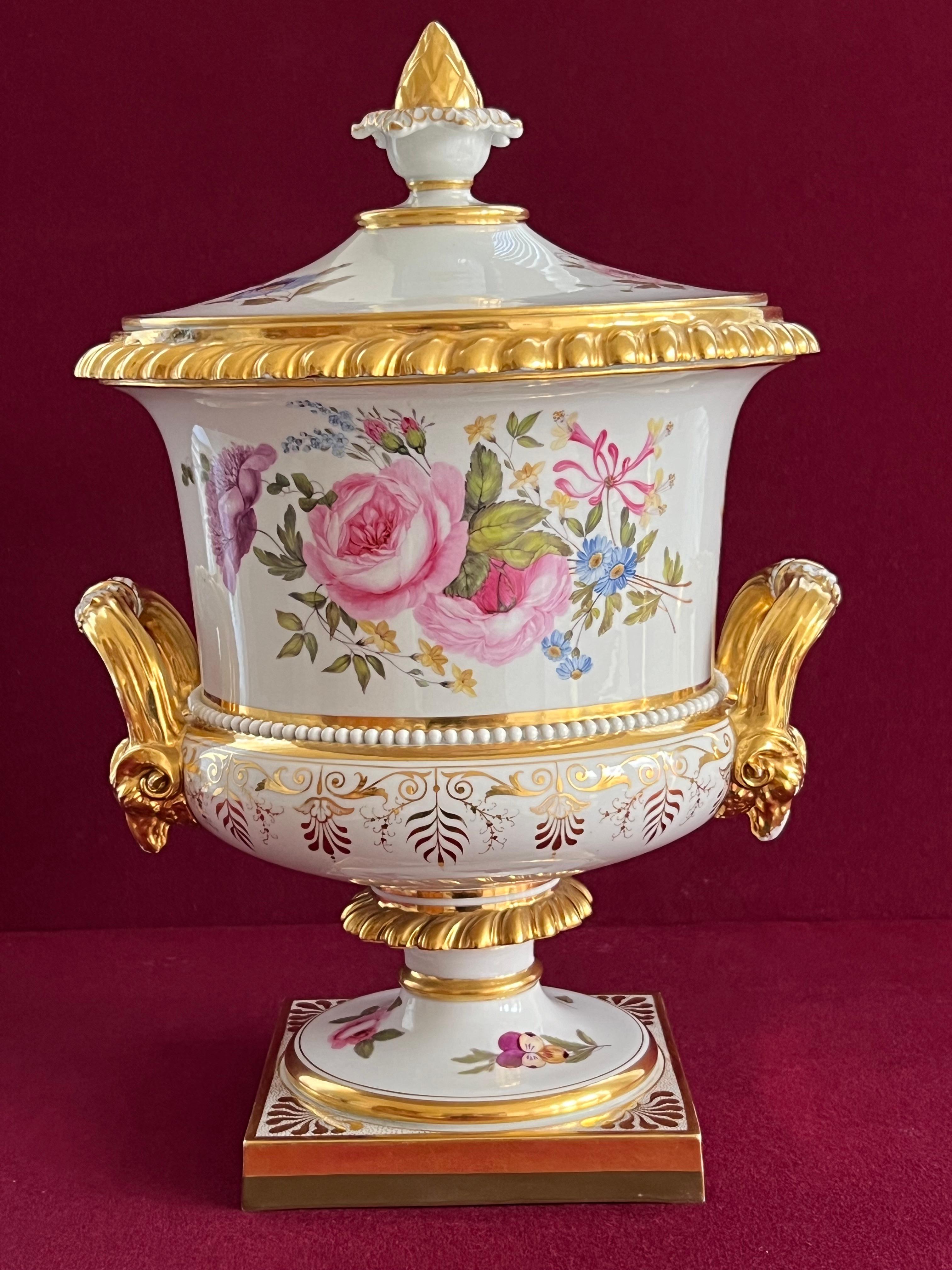 Hand-Painted Magnificent Flight, Barr and Barr Worcester Ice Pail, circa 1820-1830 For Sale