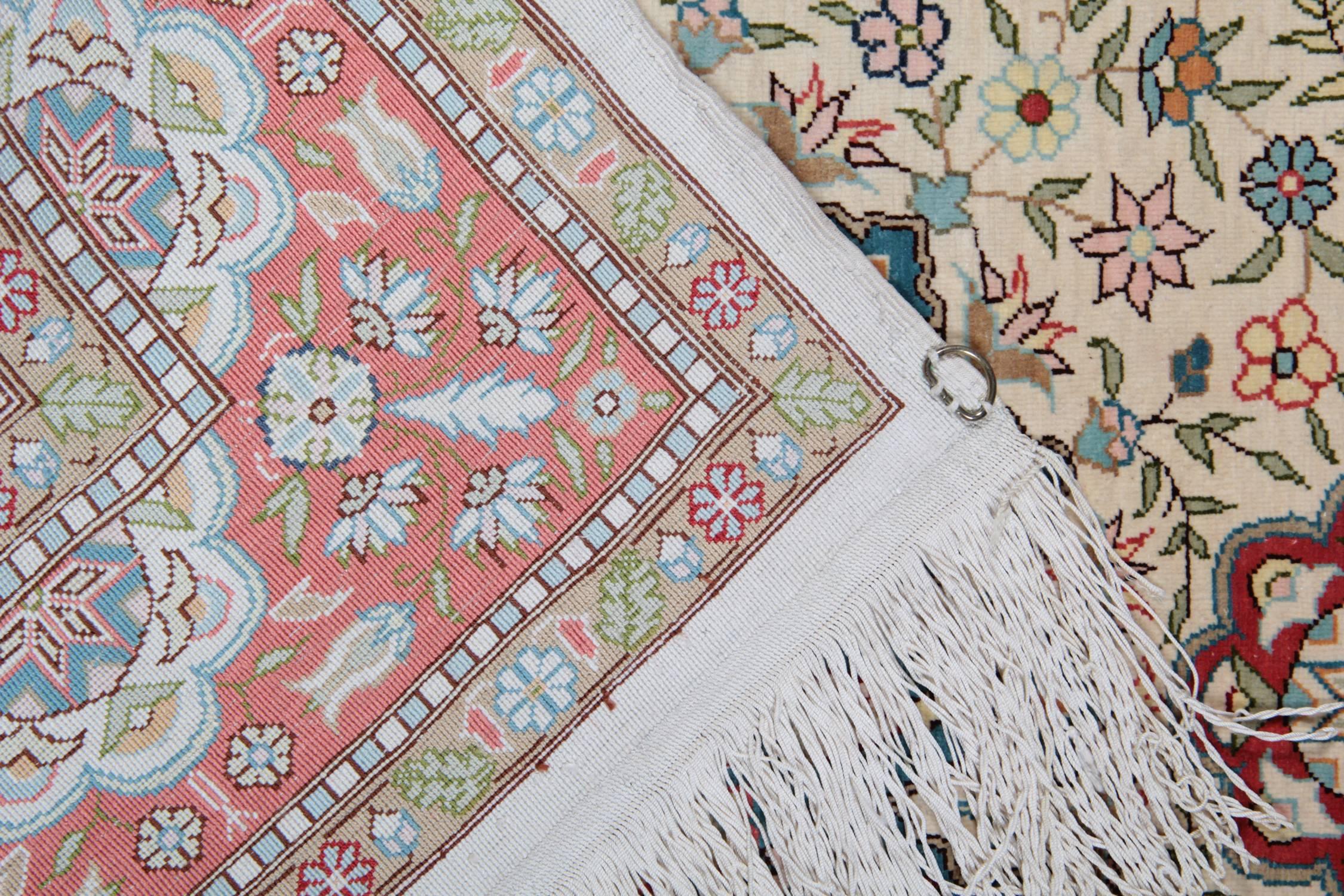 Prächtige geblümte Seidenteppiche, türkischer Hereke- orientalischer Teppich, handgefertigter Teppich (Ende des 20. Jahrhunderts) im Angebot