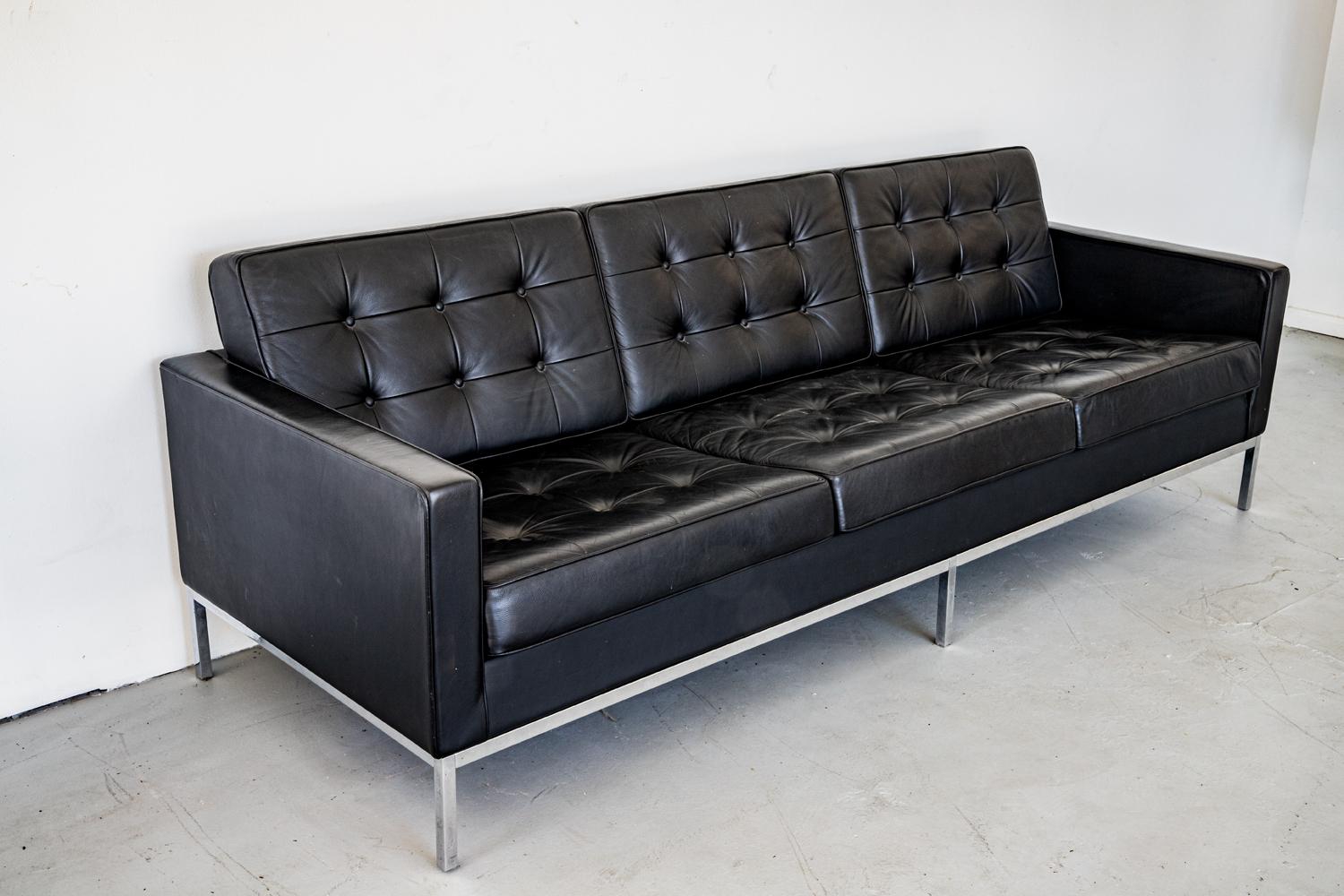20th Century Magnificent Florence Knoll Sofa in Black Leather