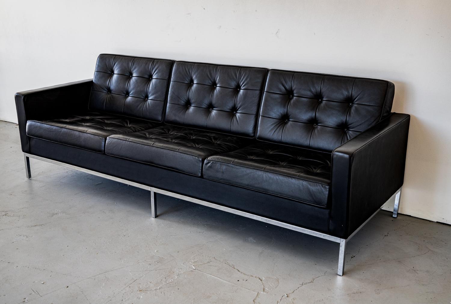 Magnificent Florence Knoll Sofa in Black Leather 1