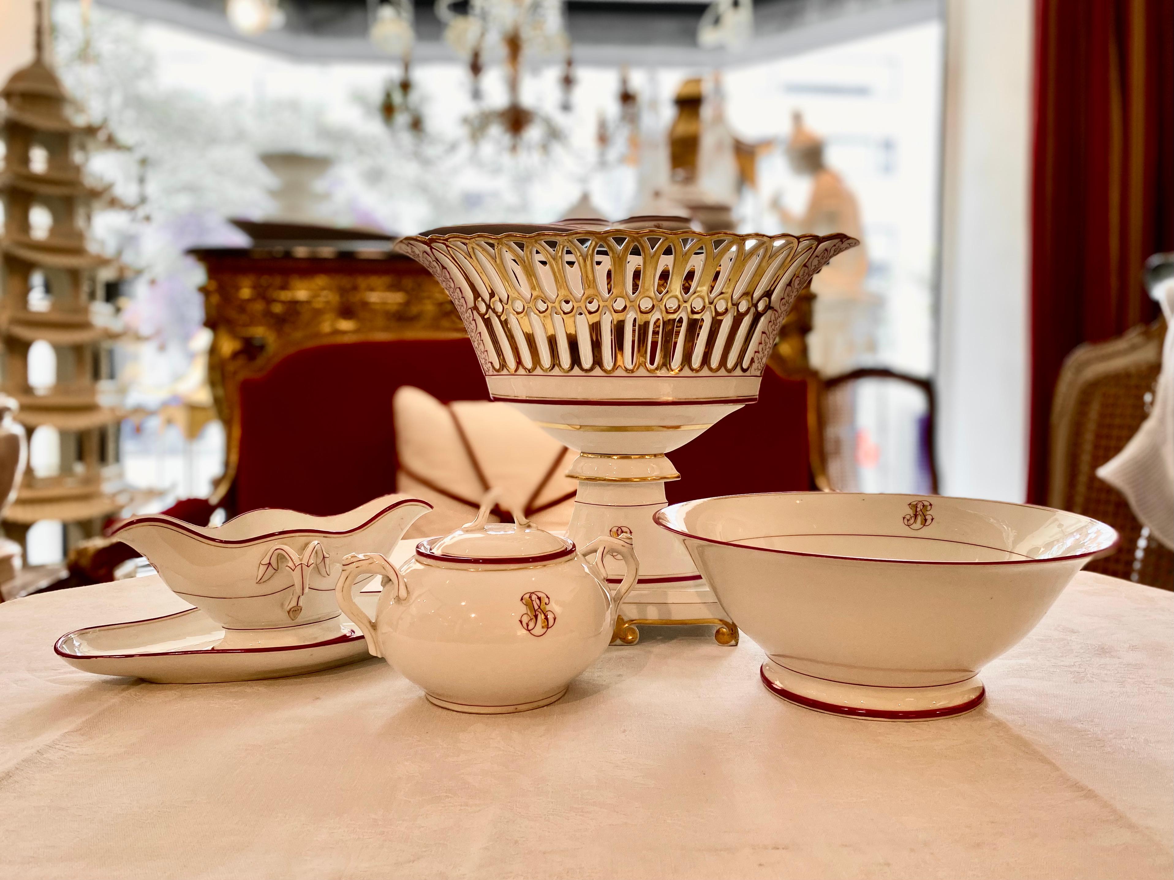 Magnificent French Antique Porcelain 116-Piece Dinner Set, 19th Century For Sale 4
