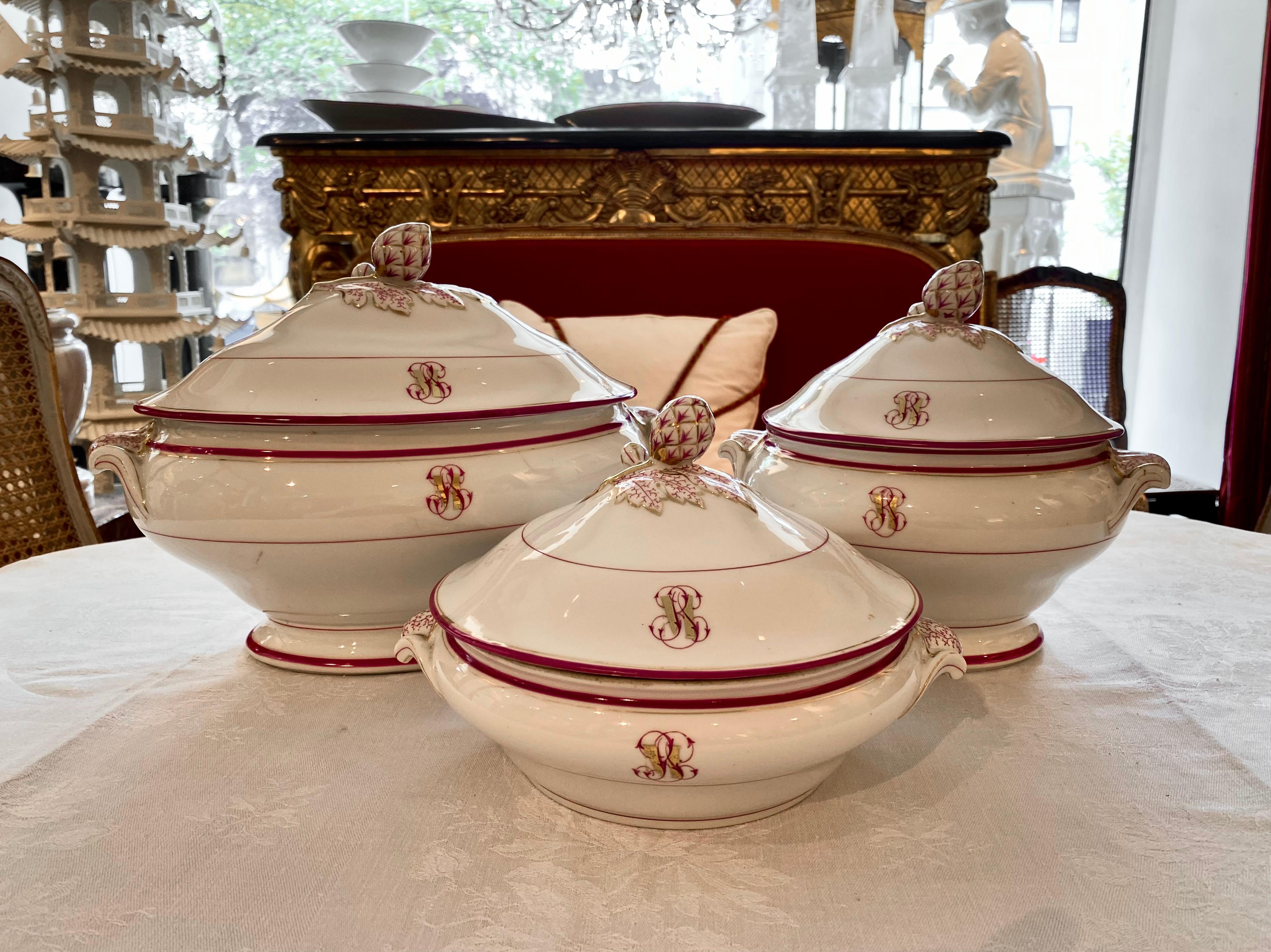 Magnificent French Antique Porcelain 116-Piece Dinner Set, 19th Century For Sale 3