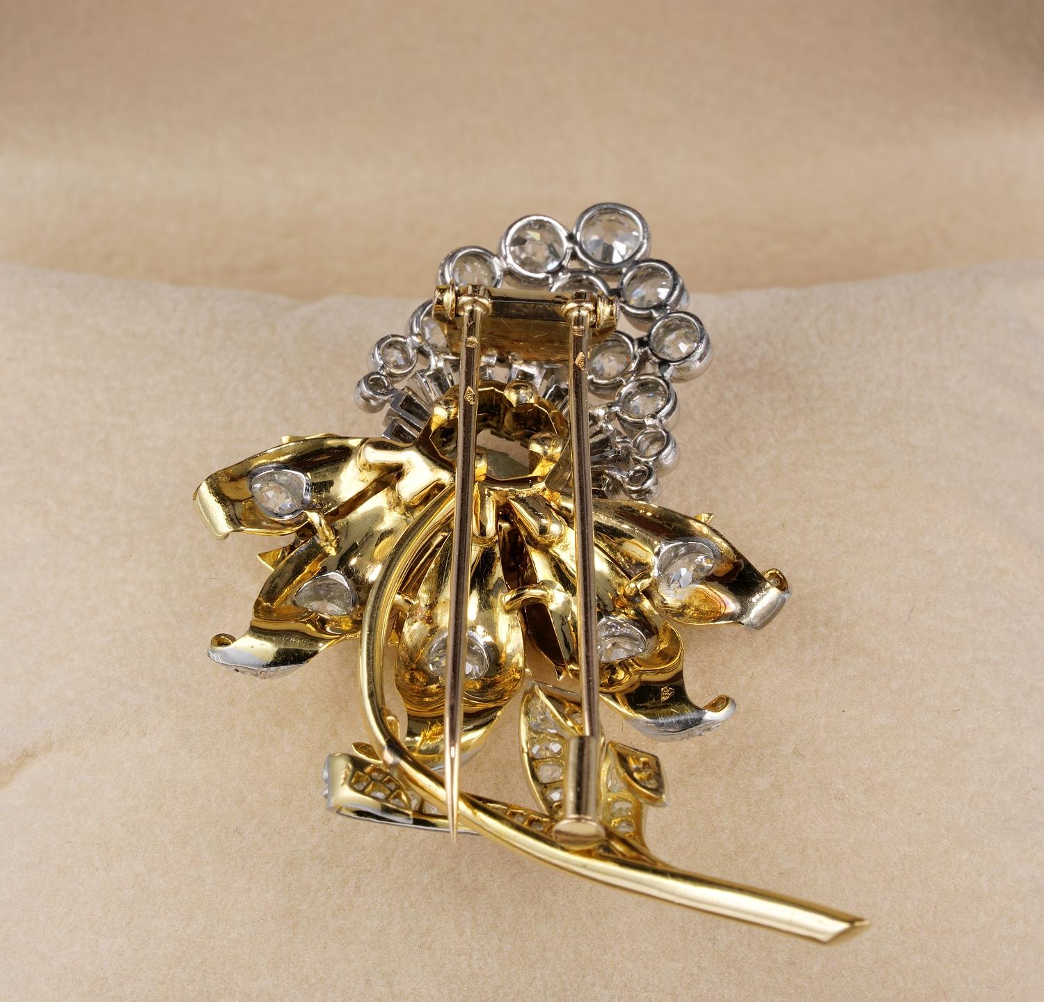 French Aquamarine 6.40 Carat Diamond Rare Flower Brooch In Good Condition For Sale In Napoli, IT