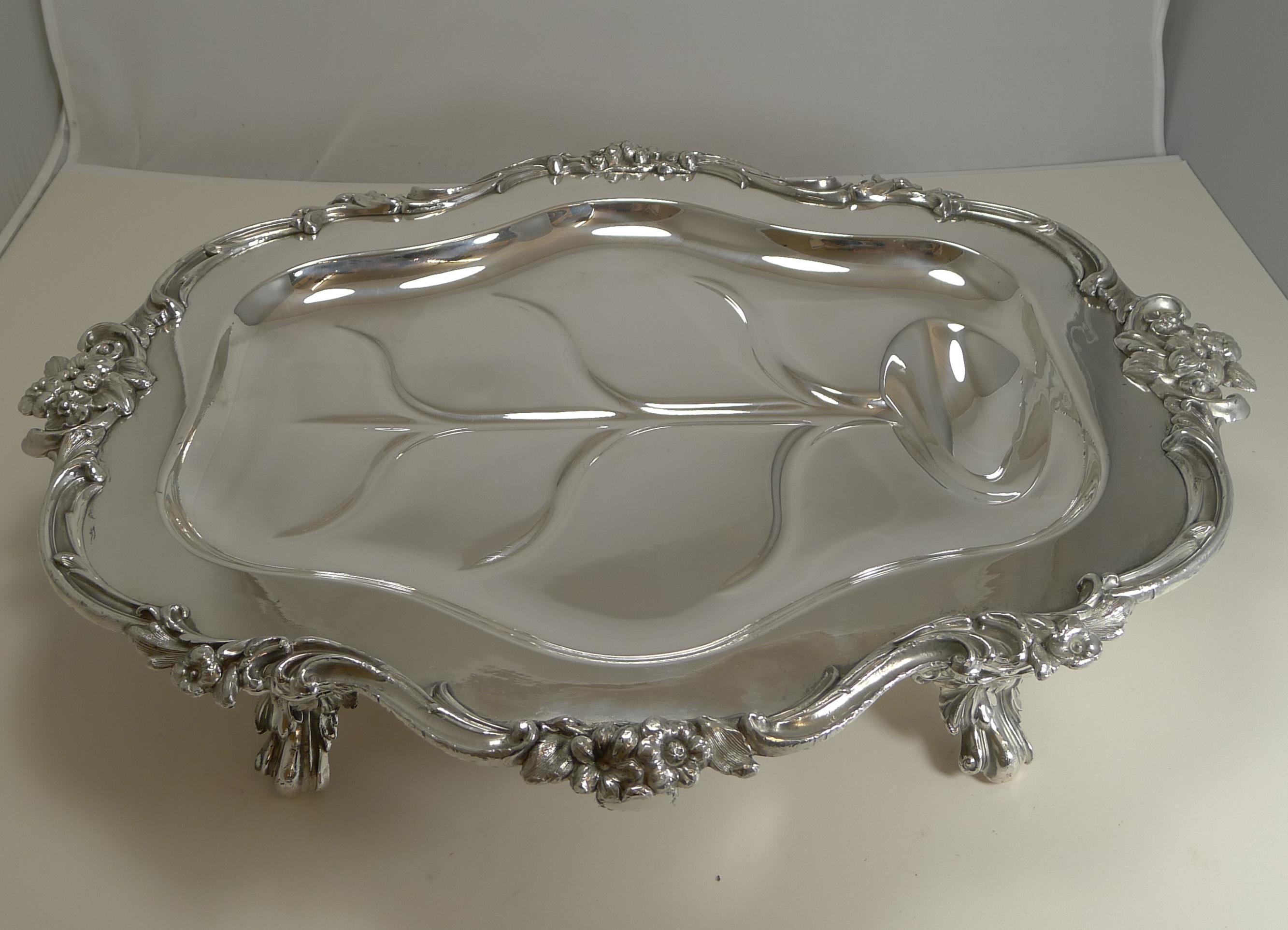 Magnificent Georgian Warming Meat Serving Dish in Silver Plate, circa 1820 5