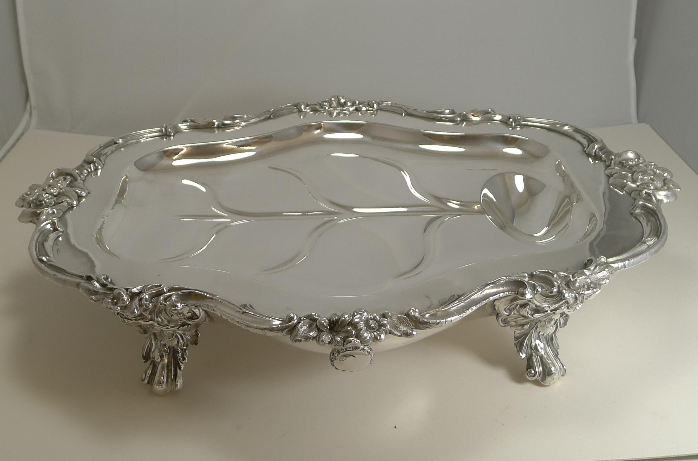 Magnificent Georgian Warming Meat Serving Dish in Silver Plate, circa 1820 6