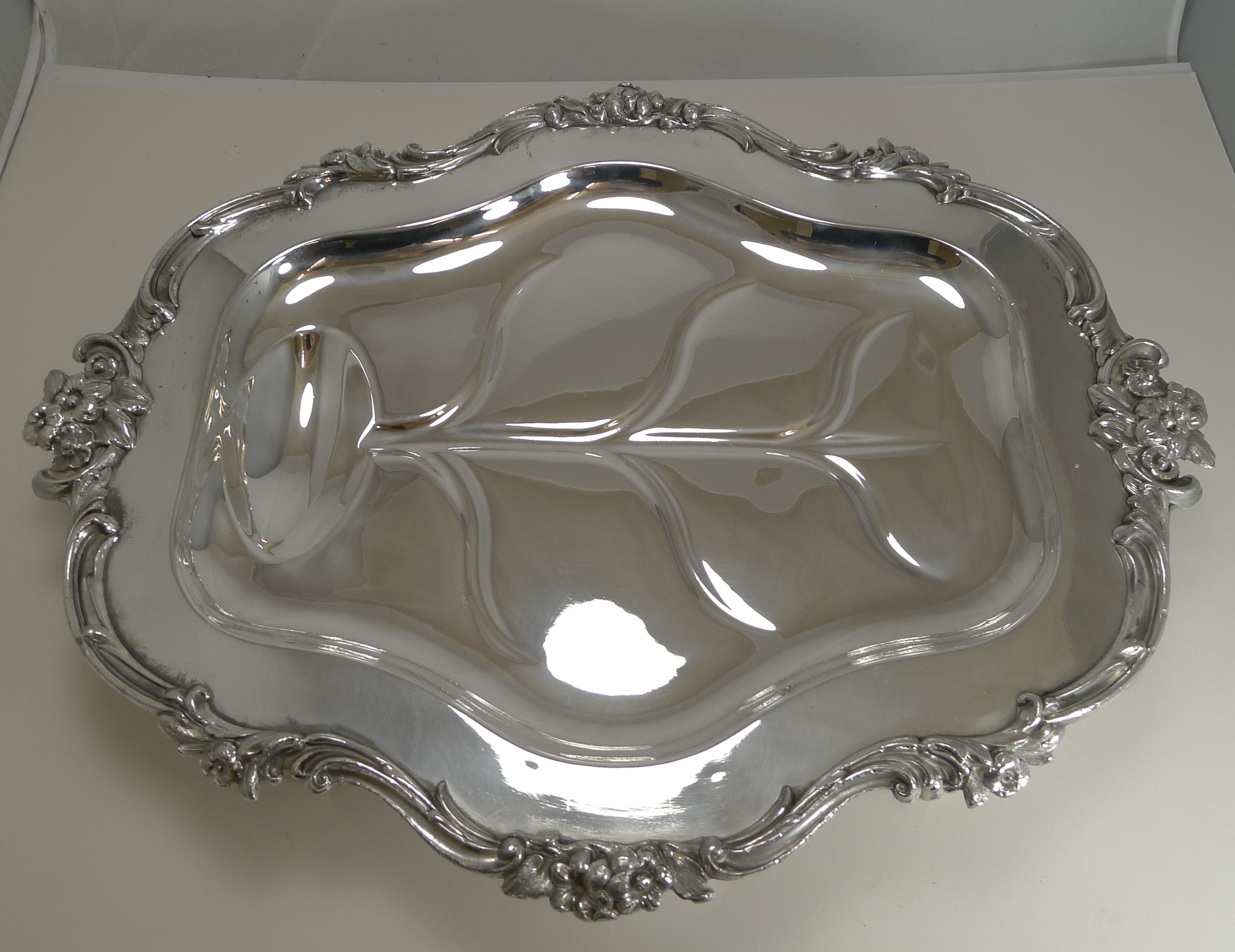Magnificent Georgian Warming Meat Serving Dish in Silver Plate, circa 1820 In Good Condition In Bath, GB