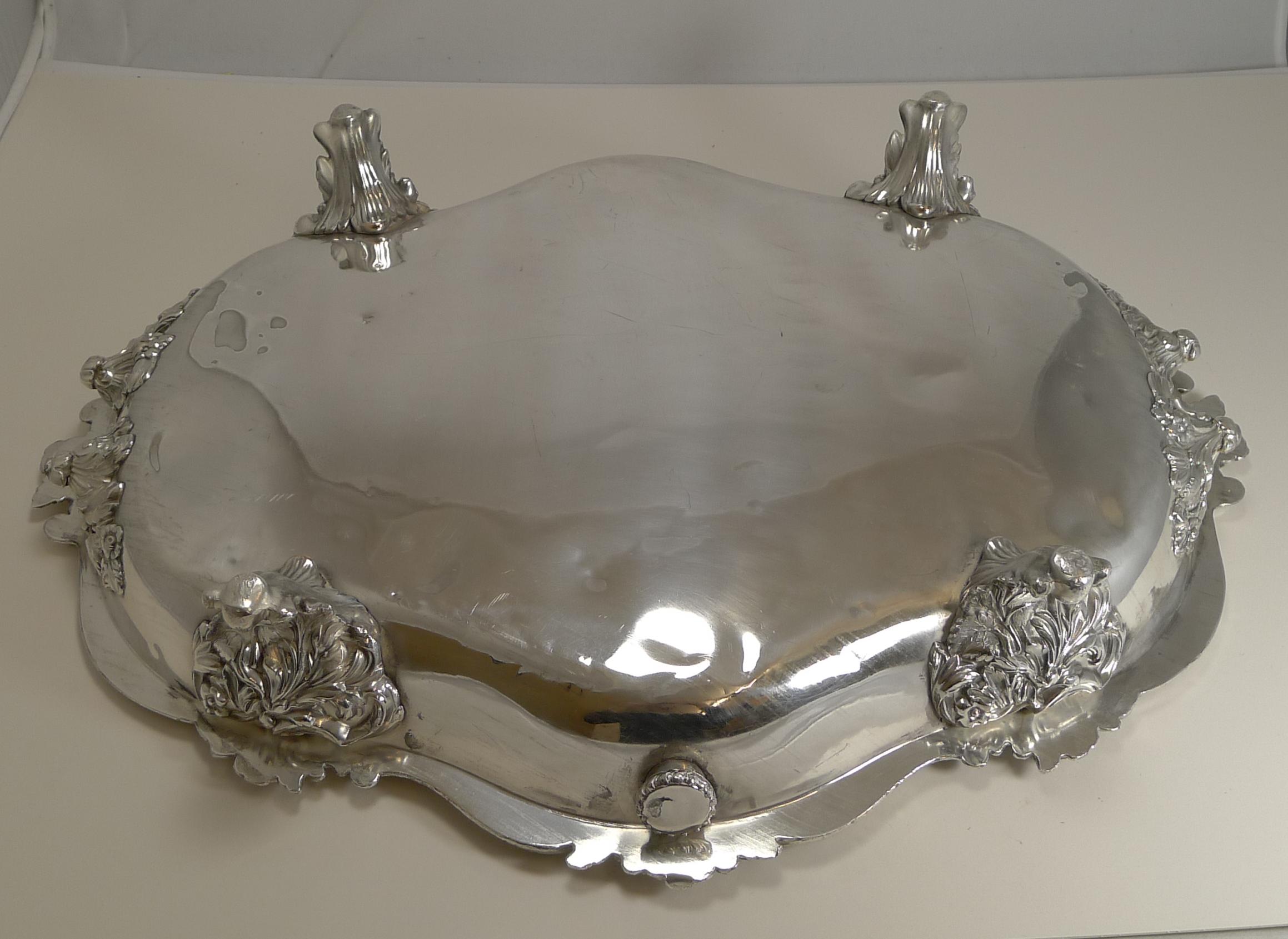 Magnificent Georgian Warming Meat Serving Dish in Silver Plate, circa 1820 1