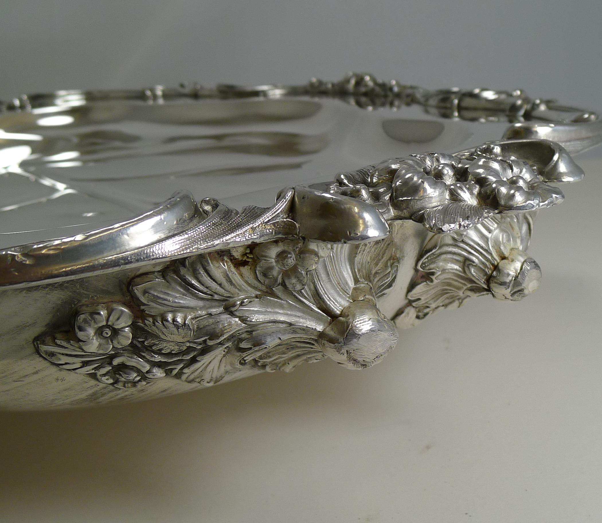 Magnificent Georgian Warming Meat Serving Dish in Silver Plate, circa 1820 2