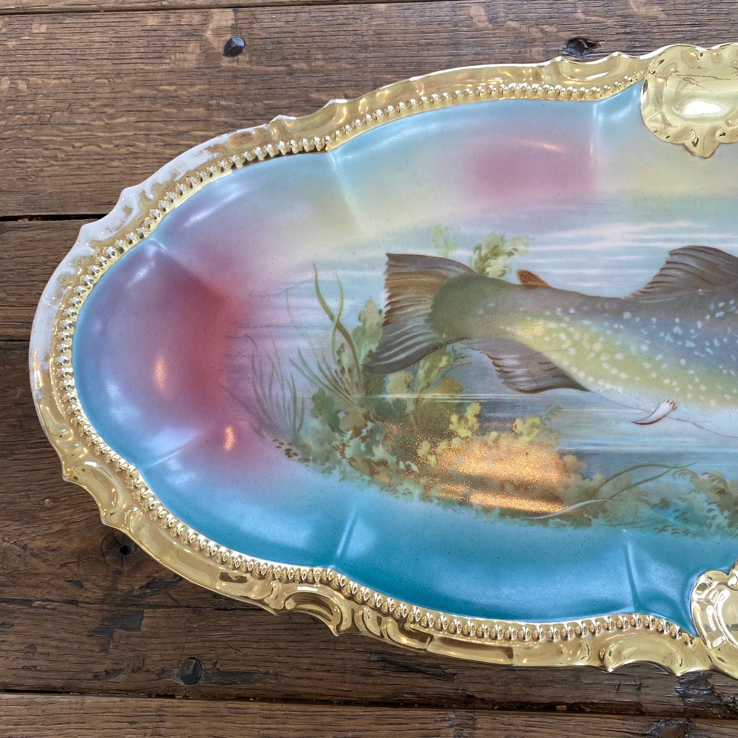 Magnificent German Porcelain Handpainted Gold Gilt Fish Serving Set For Sale 8