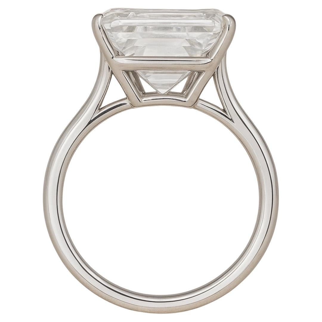 Prächtiger GIA zertifizierter 10,03 Karat Smaragdschliff Diamant Platin Ring (Zeitgenössisch) im Angebot
