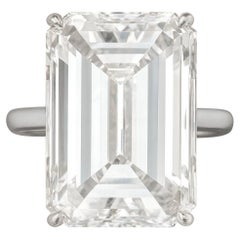 Prächtiger GIA zertifizierter 10,03 Karat Smaragdschliff Diamant Platin Ring