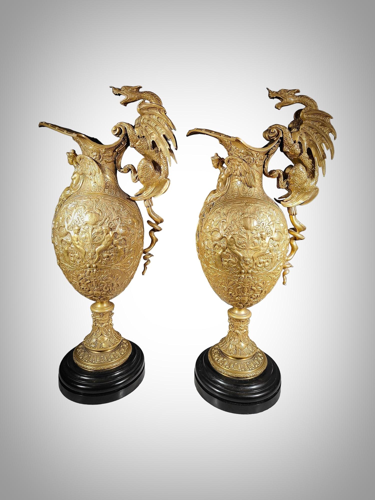 Prächtige Vasen aus vergoldeter Bronze aus dem 19. Jahrhundert im Angebot 12
