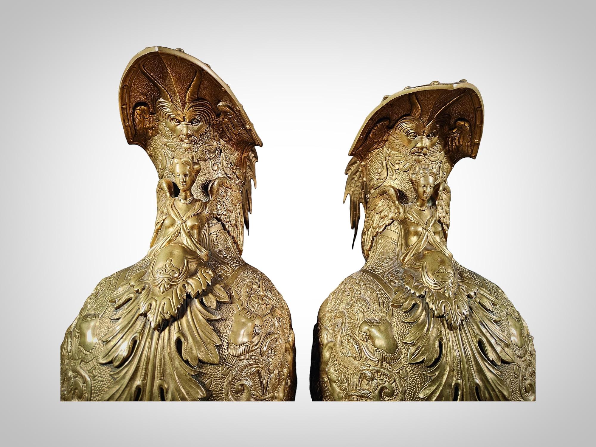 Prächtige Vasen aus vergoldeter Bronze aus dem 19. Jahrhundert im Angebot 5