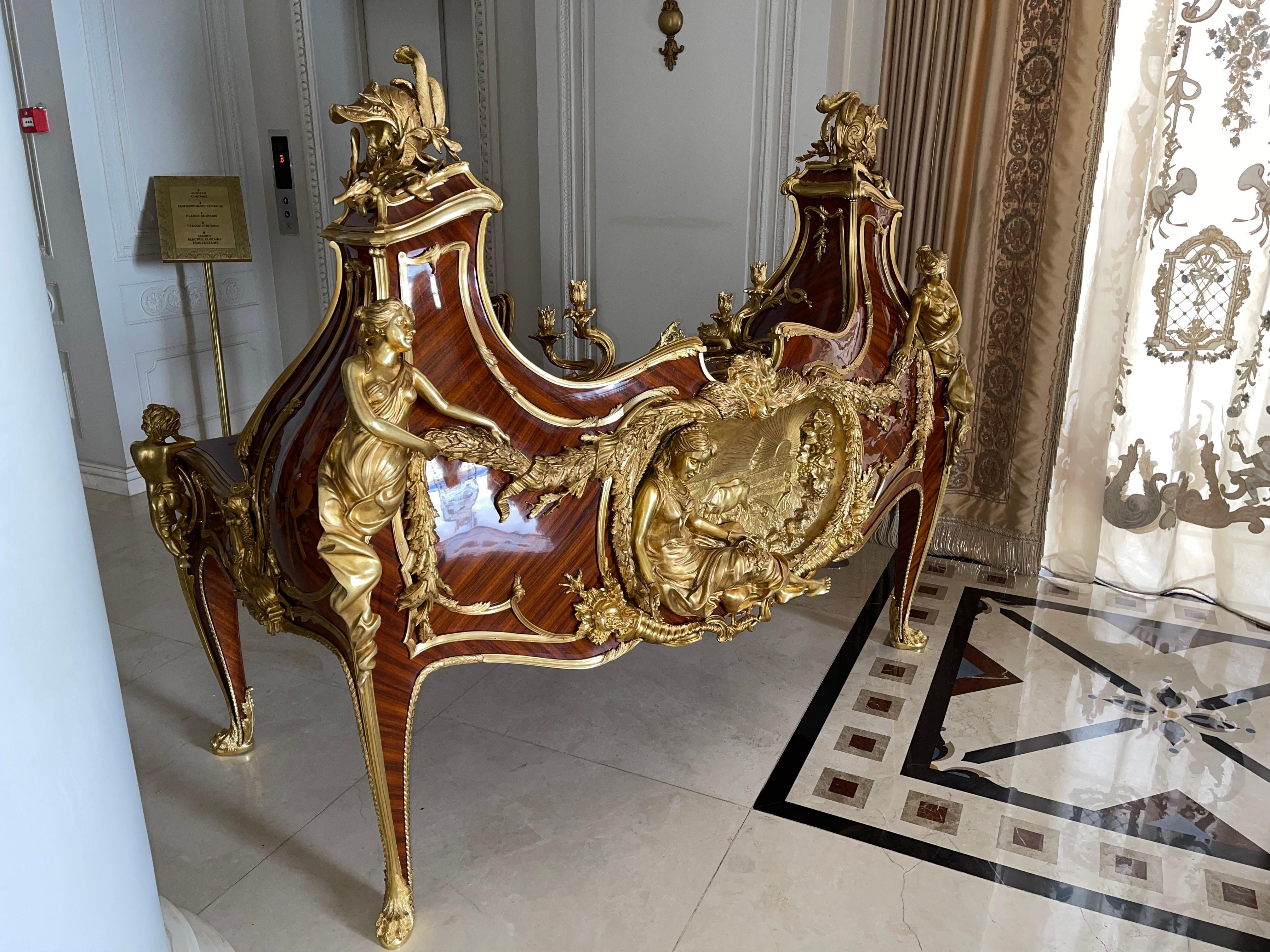 Gilt Magnificent Grand Bureau / Writing Desk Louis XV, After Francois Linke, Paris  For Sale