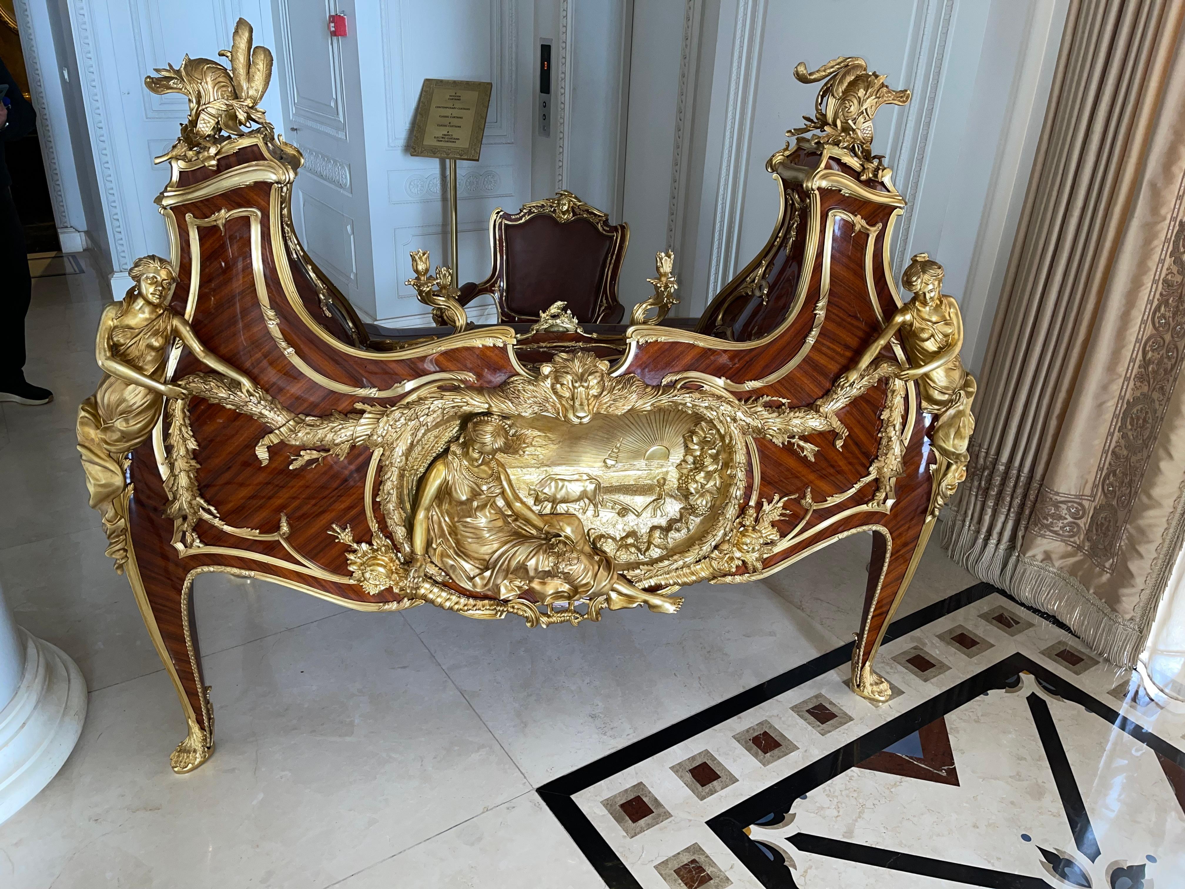 20th Century Magnificent Grand Bureau / Writing Desk Louis XV, After Francois Linke, Paris  For Sale