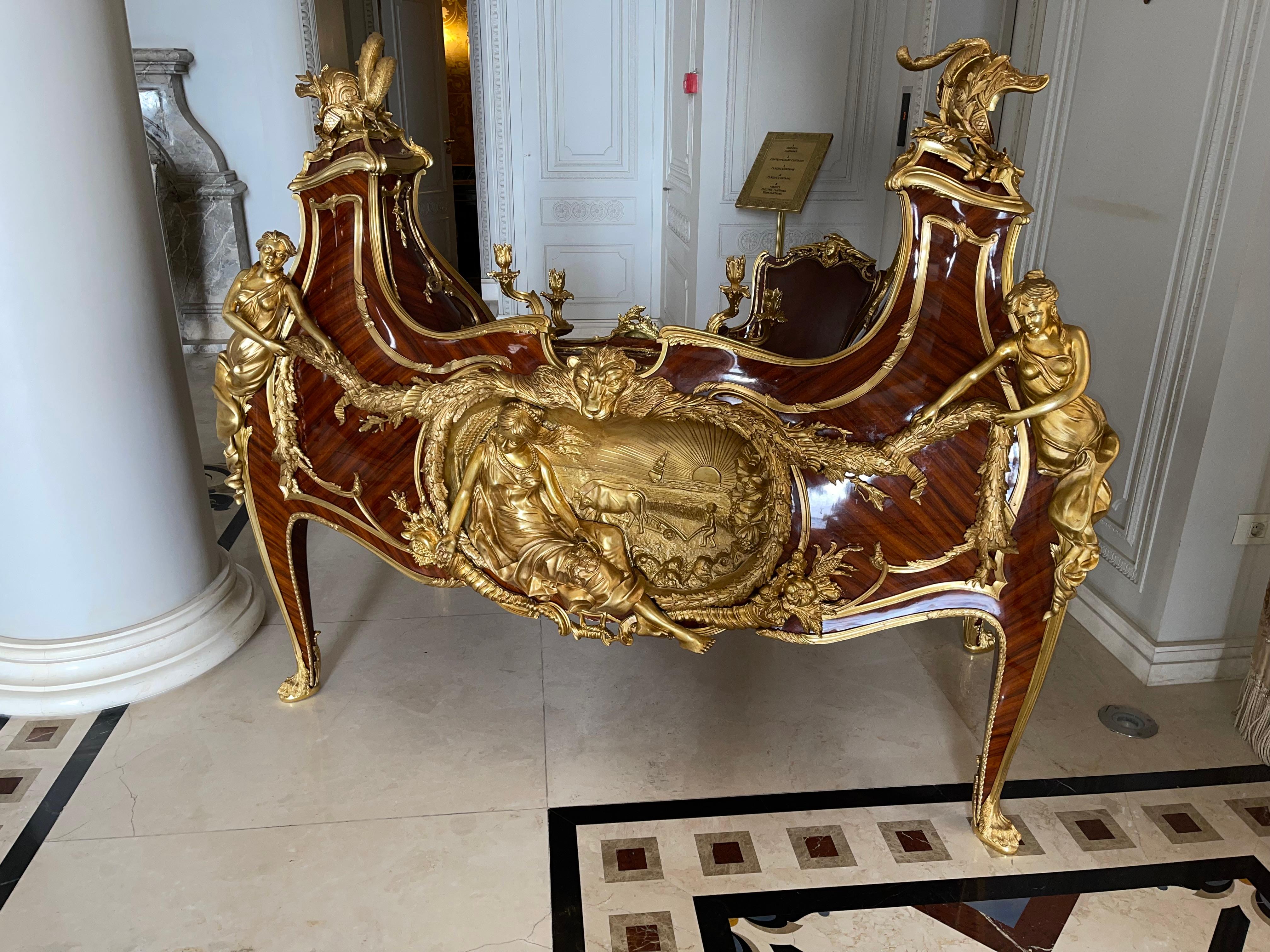 Prächtiges Grand Bureau / Schreibtisch Louis XV, nach Francois Linke, Paris  im Angebot 1