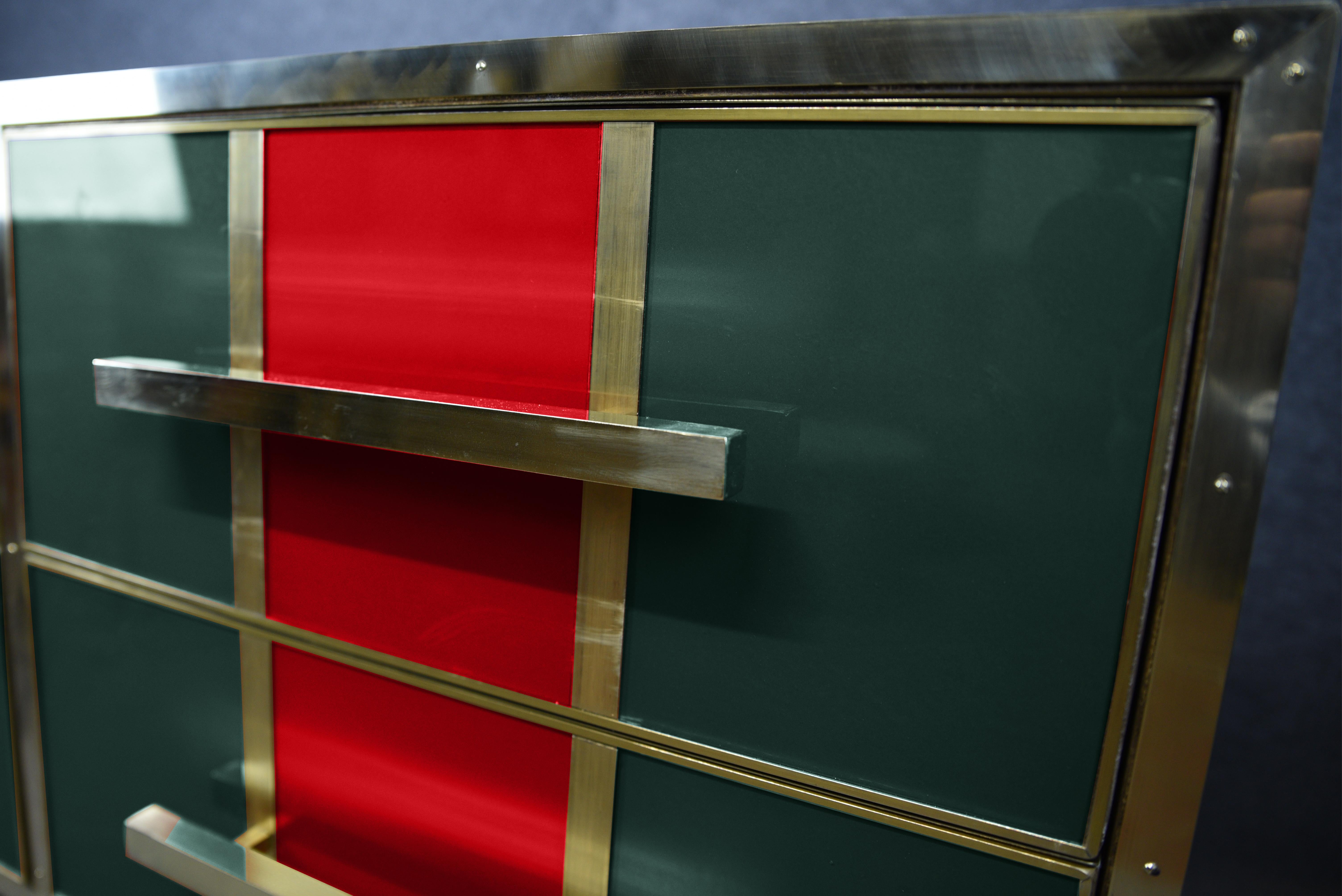 Italian Magnificent Gucci-Inspired Green & Red Murano Chest of Drawers Made in Italy For Sale