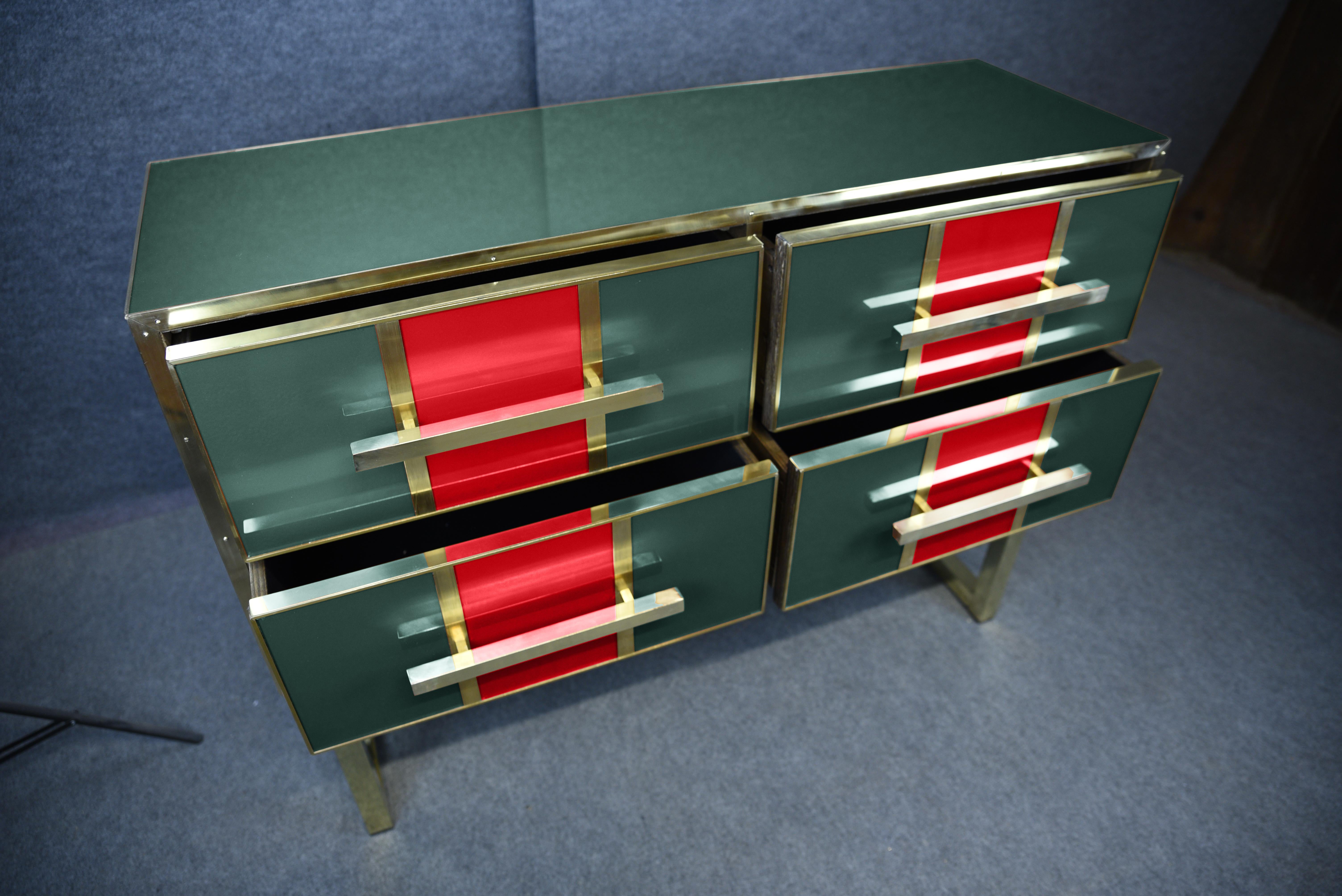 Carved Magnificent Gucci-Inspired Green & Red Murano Chest of Drawers Made in Italy For Sale