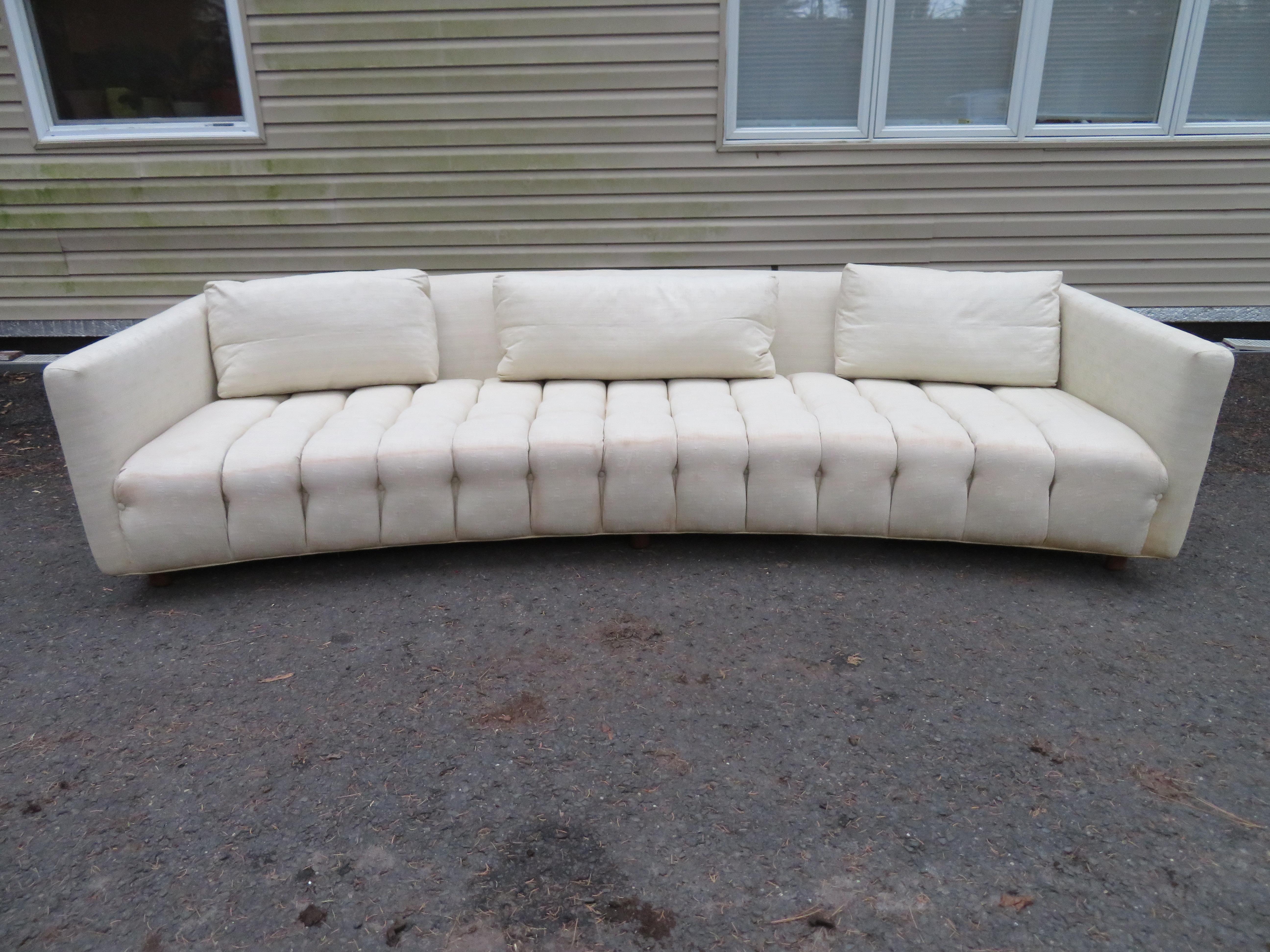 Magnificent Harvey Probber Style Long Low Curved Four-Seat Sofa, Midcentury For Sale 7