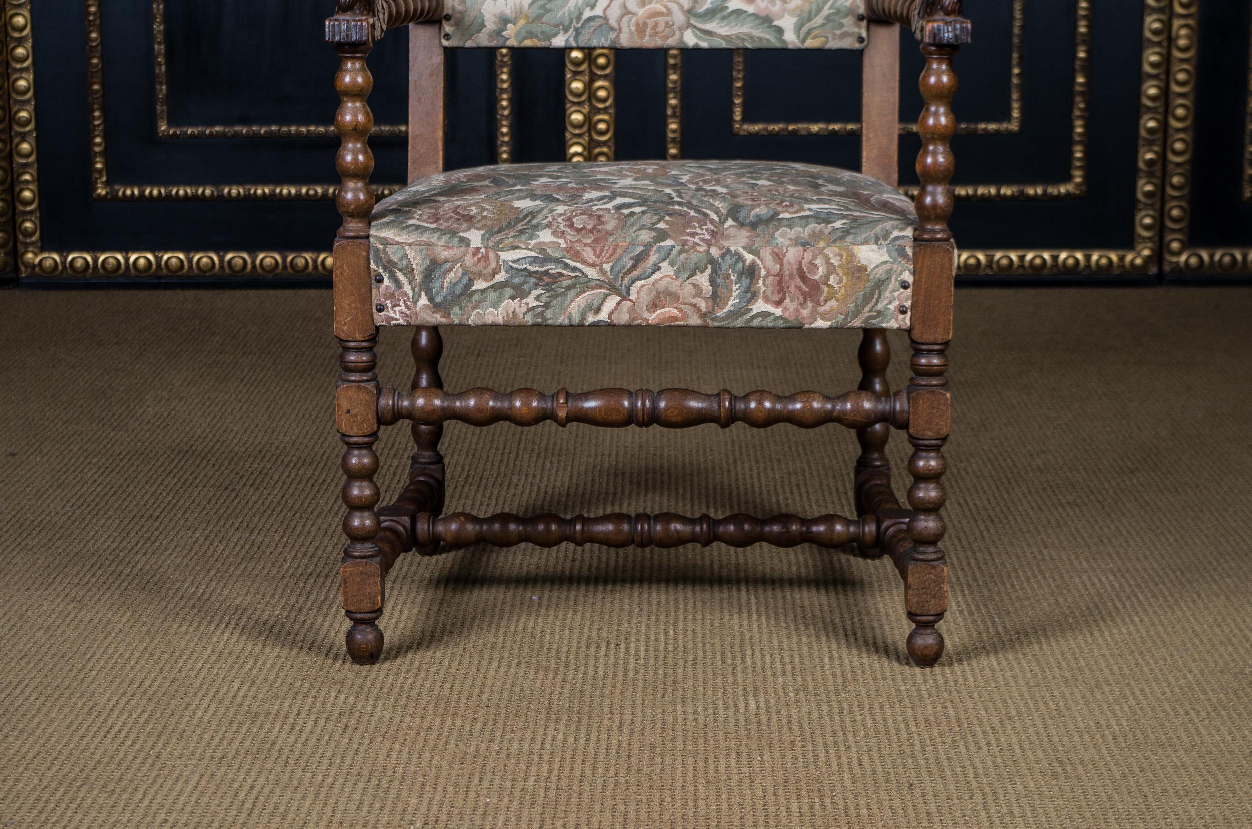 Magnificent Historical Neo-Renaissance Armchair circa 1850-1870 Mythical Armrest In Good Condition In Berlin, DE