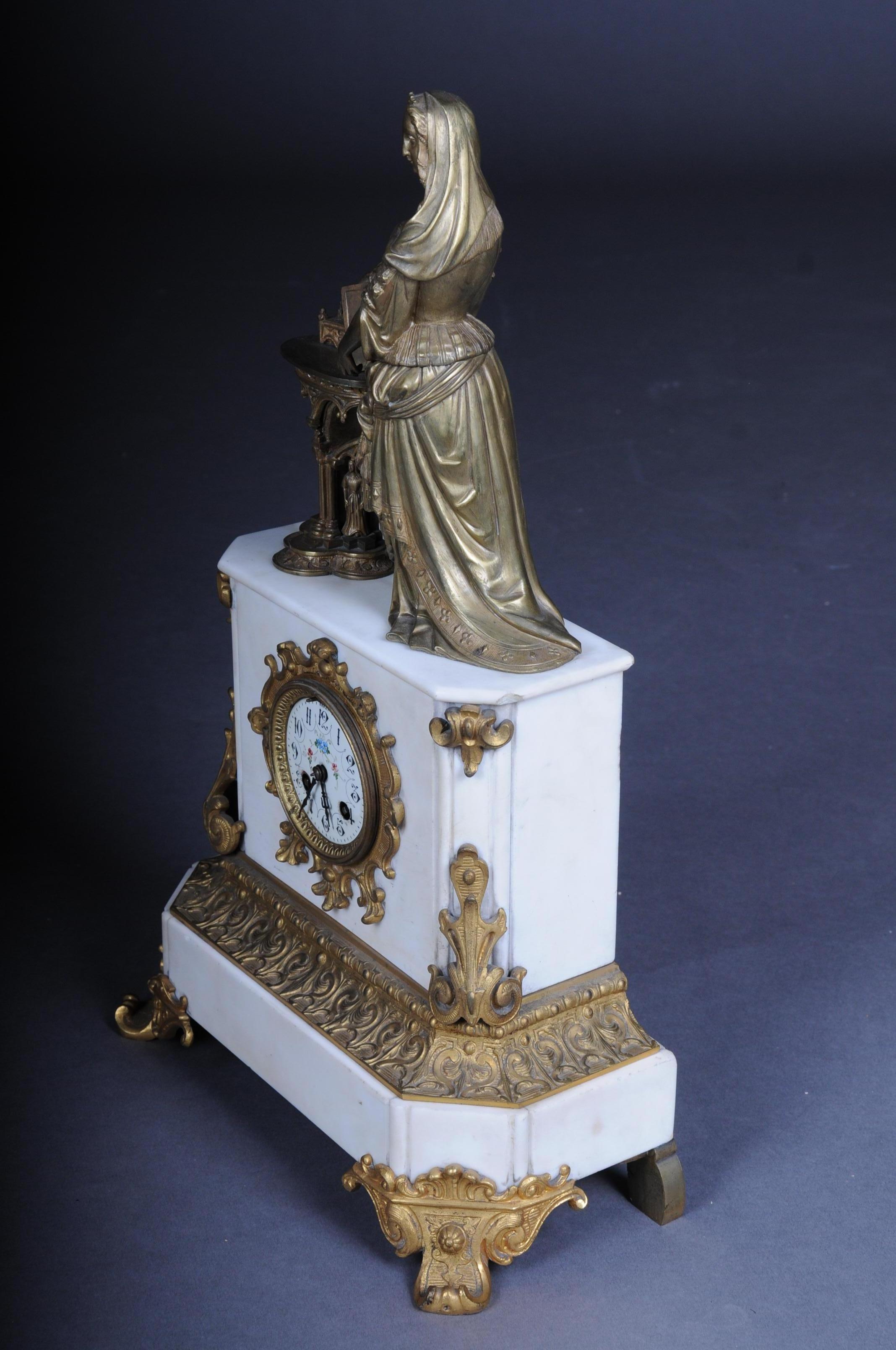 Magnifique horloge de cheminée ou pendule de cheminée de style historique datant d'environ 1890 en vente 9