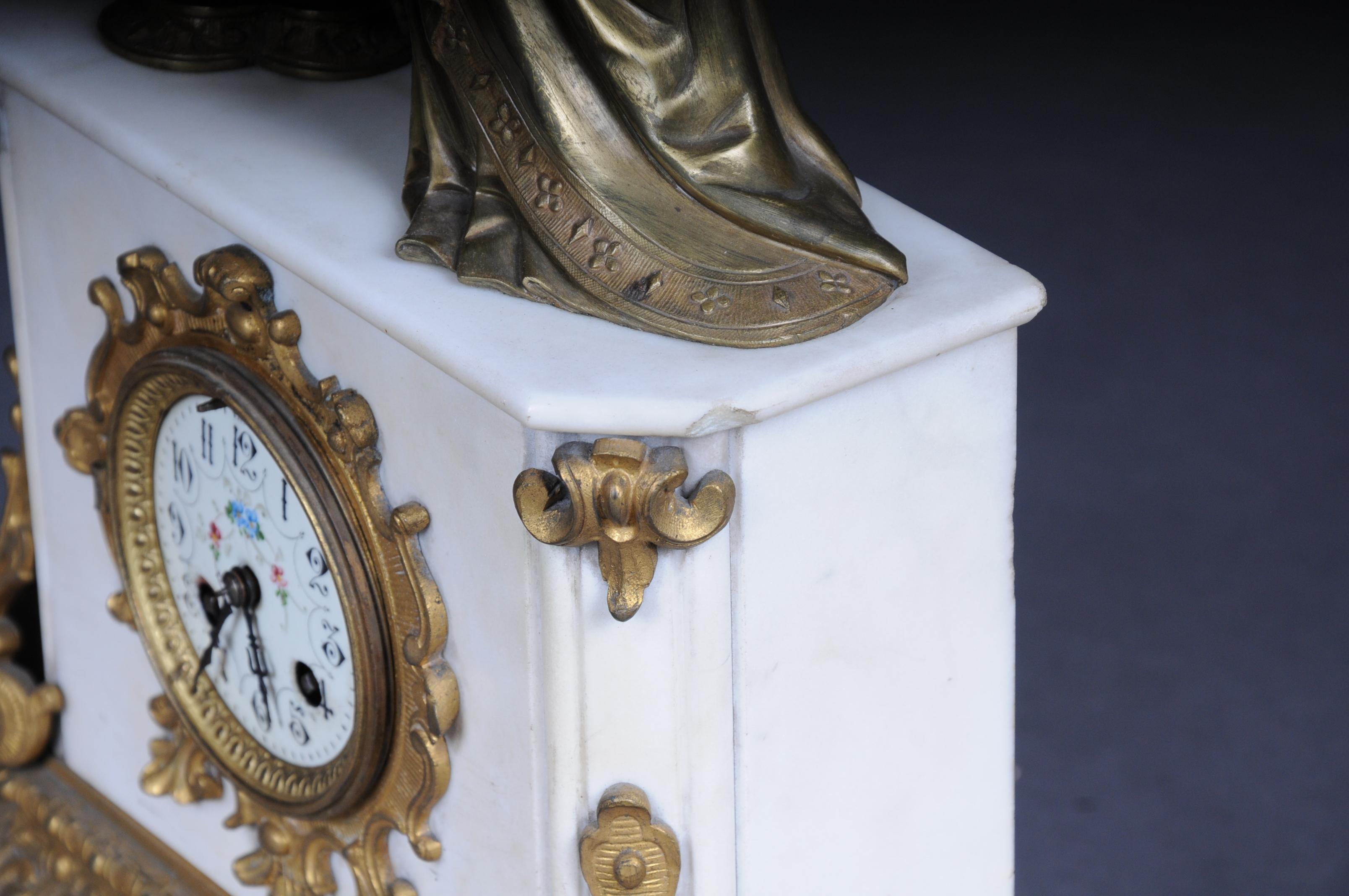 Magnifique horloge de cheminée ou pendule de cheminée de style historique datant d'environ 1890 en vente 11
