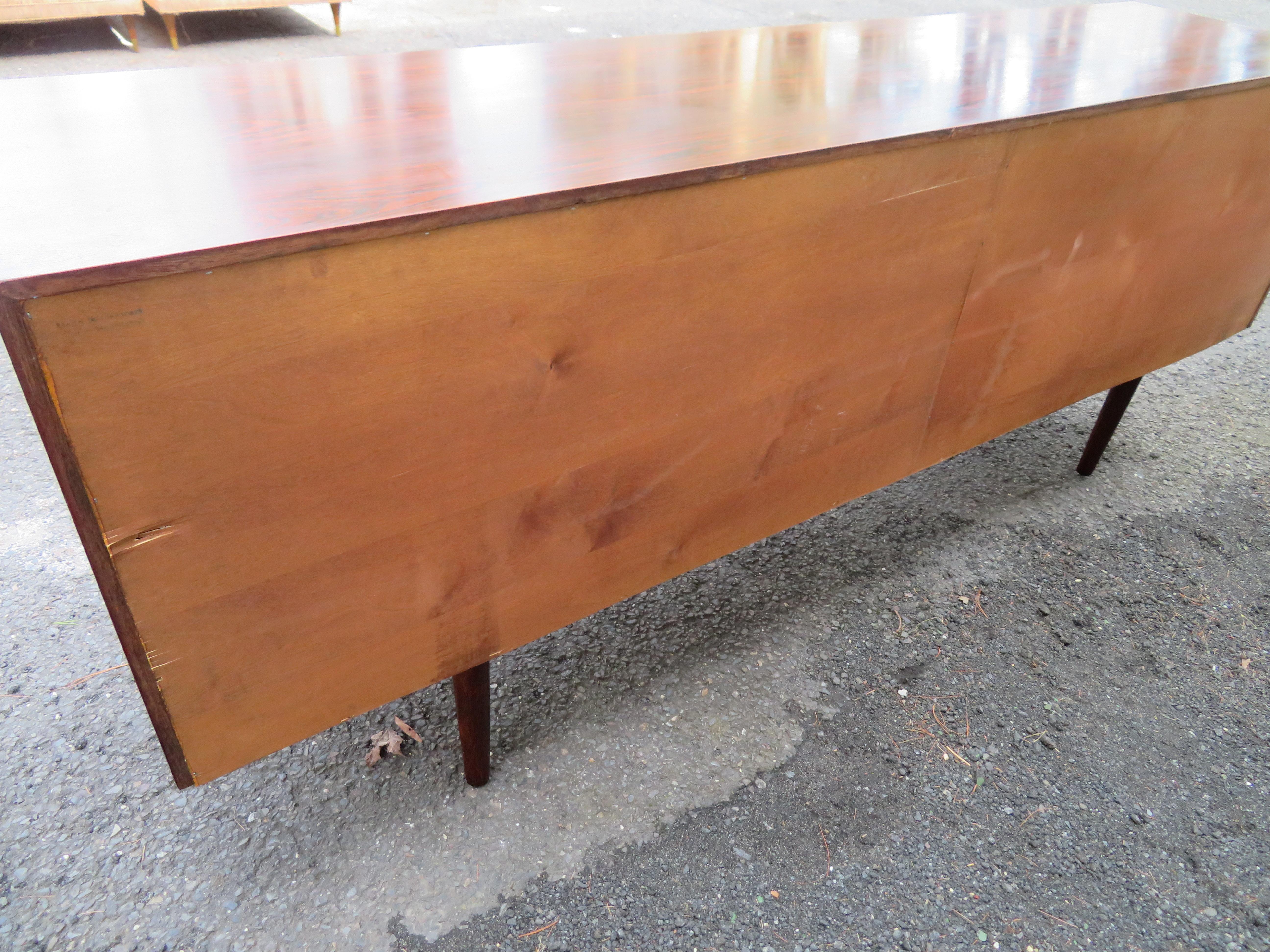 Magnificent Ib Kofod-Larsen Brazilian Rosewood Credenza for Faarup For Sale 8