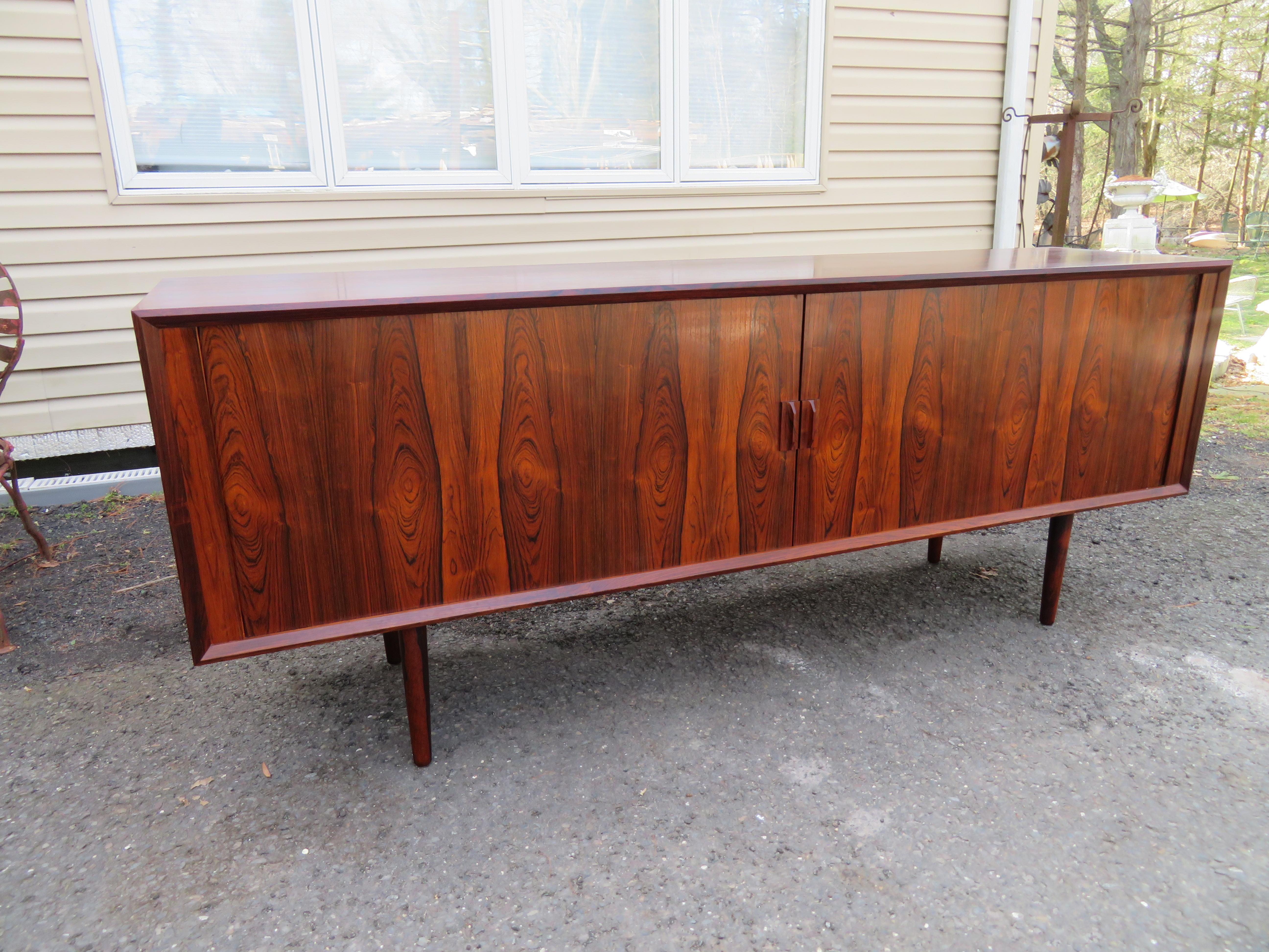 Magnificent Ib Kofod-Larsen Brazilian Rosewood Credenza for Faarup For Sale 13