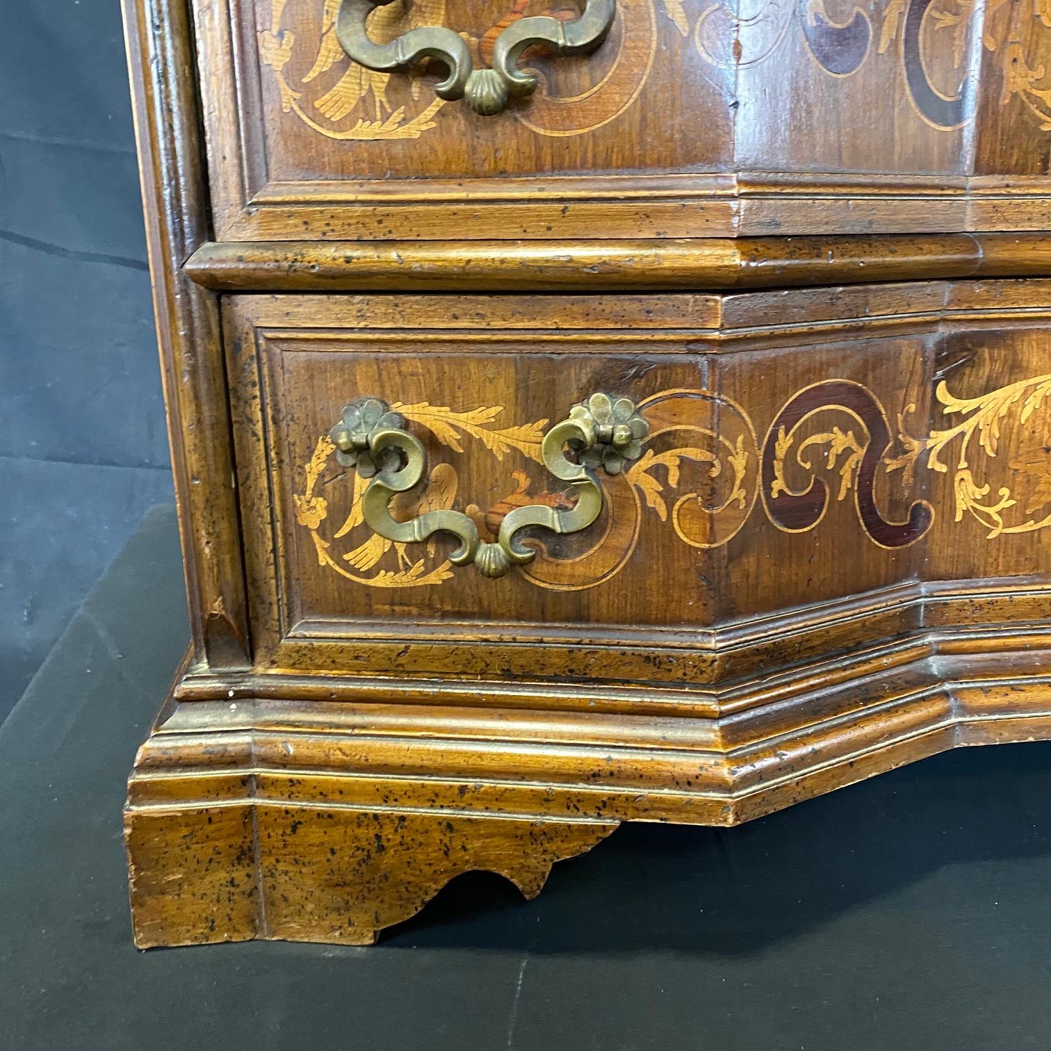 Magnificent Inlaid Mixed Wood Italian Serpentine Chest of Drawers For Sale 4