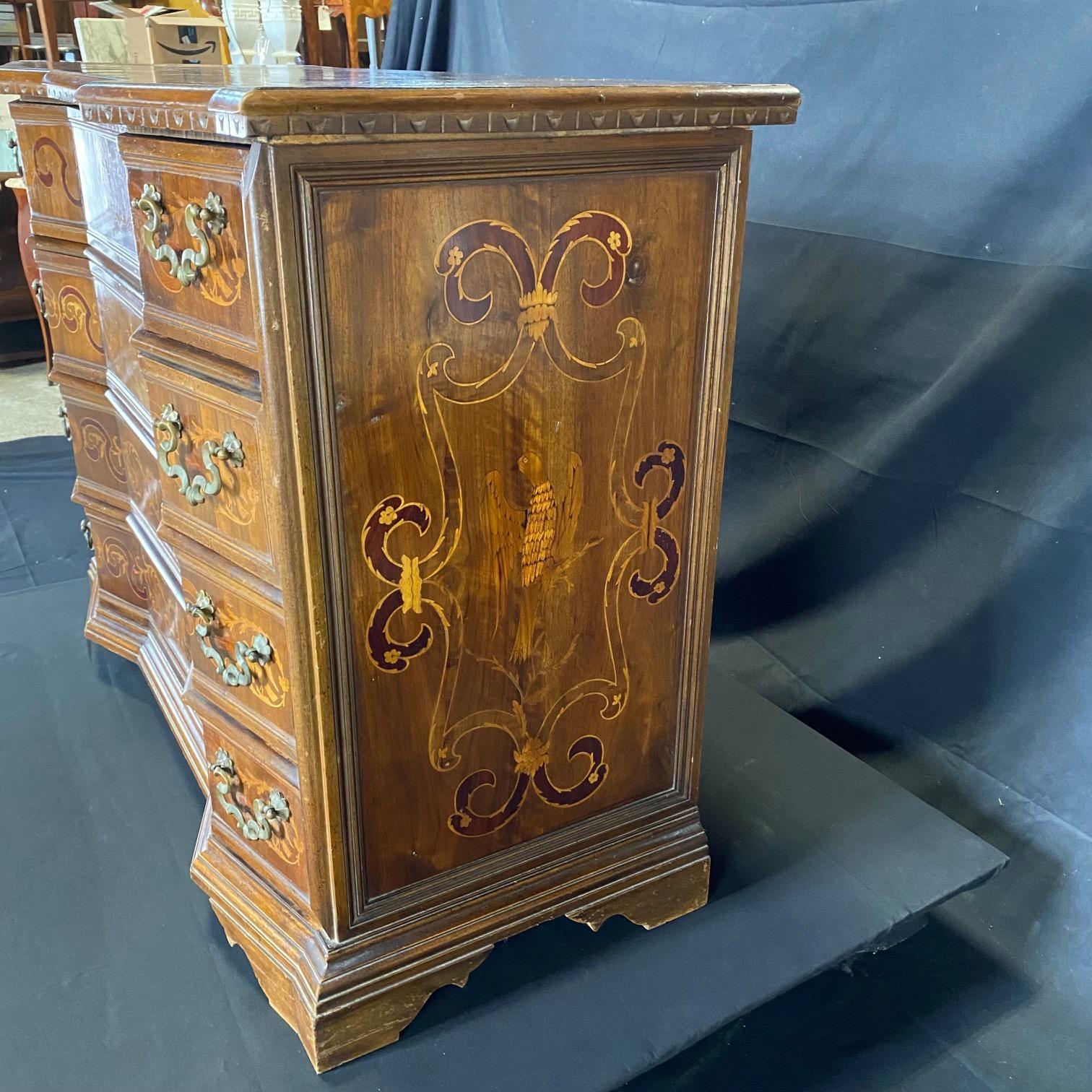 Magnificent Inlaid Mixed Wood Italian Serpentine Chest of Drawers For Sale 5