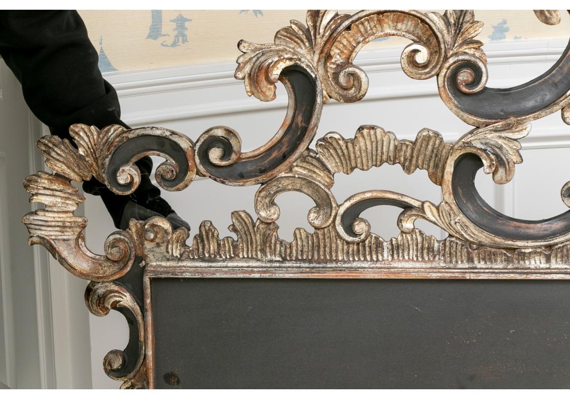 Baroque Magnifique tête de lit roi italienne de style baroque sculpté et doré à l'argent en vente