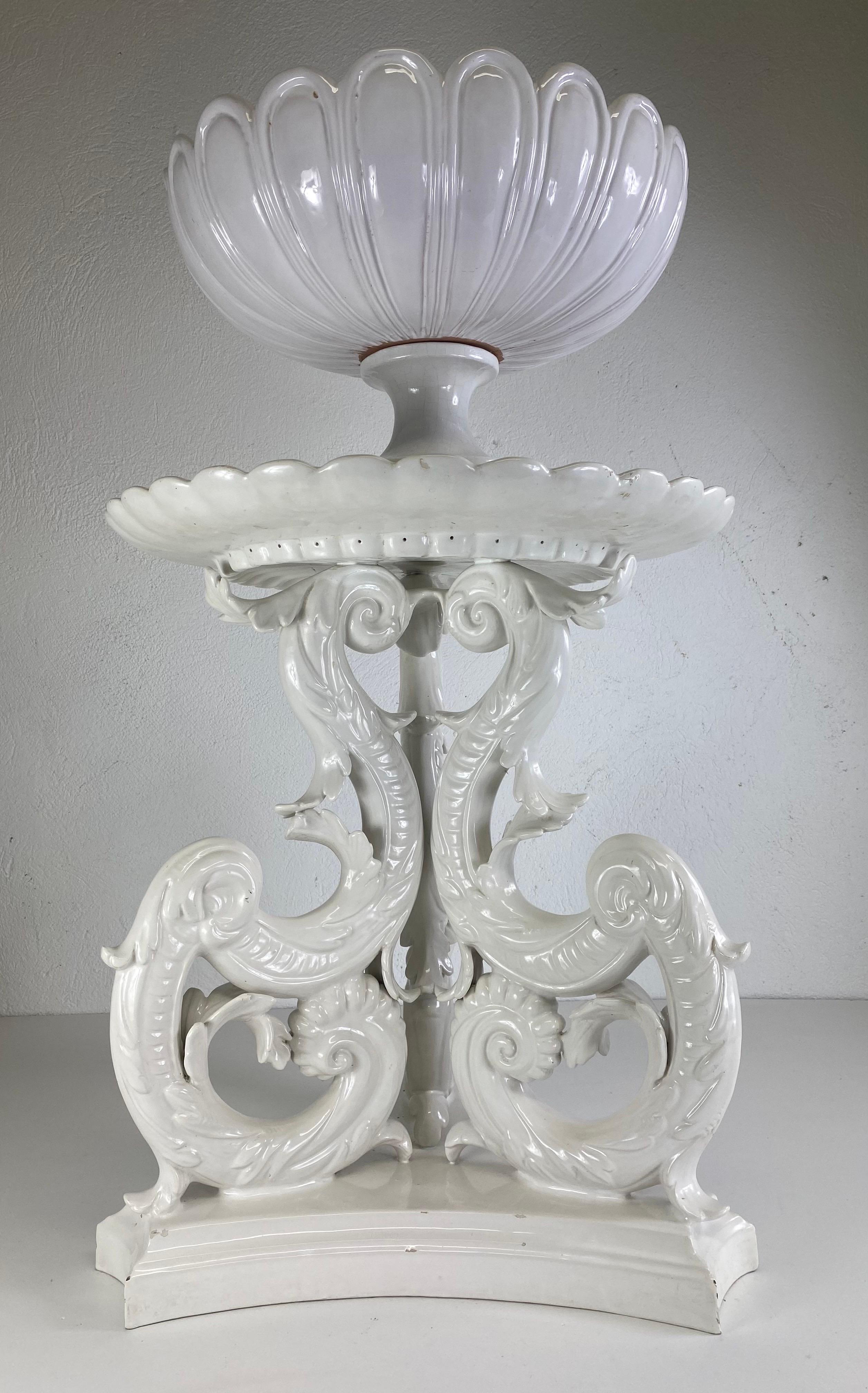 Terre cuite Magnifique jardinière sculpturale italienne de style rococo blanc de chin en vente