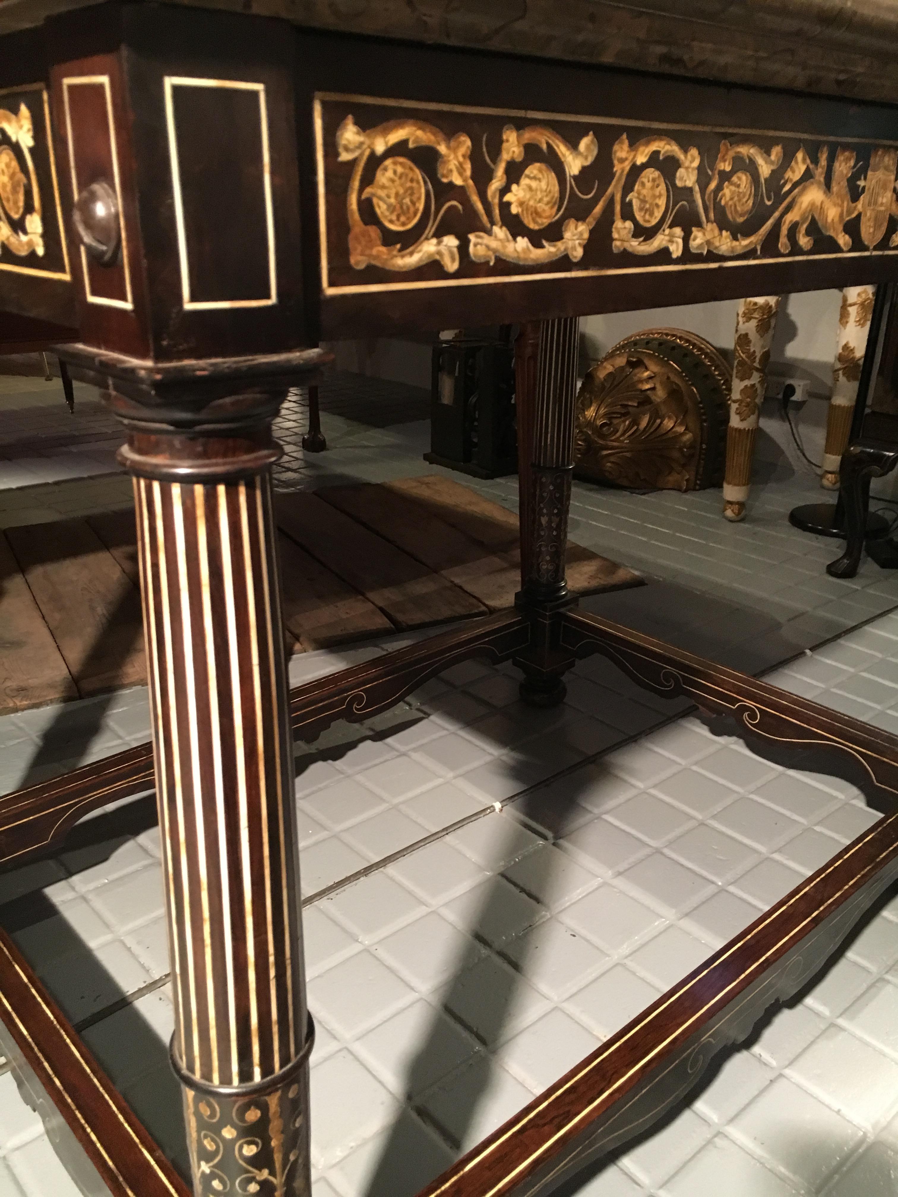Magnificent Italian Centre Table, 18th Century In Excellent Condition For Sale In Saint-Ouen, FR
