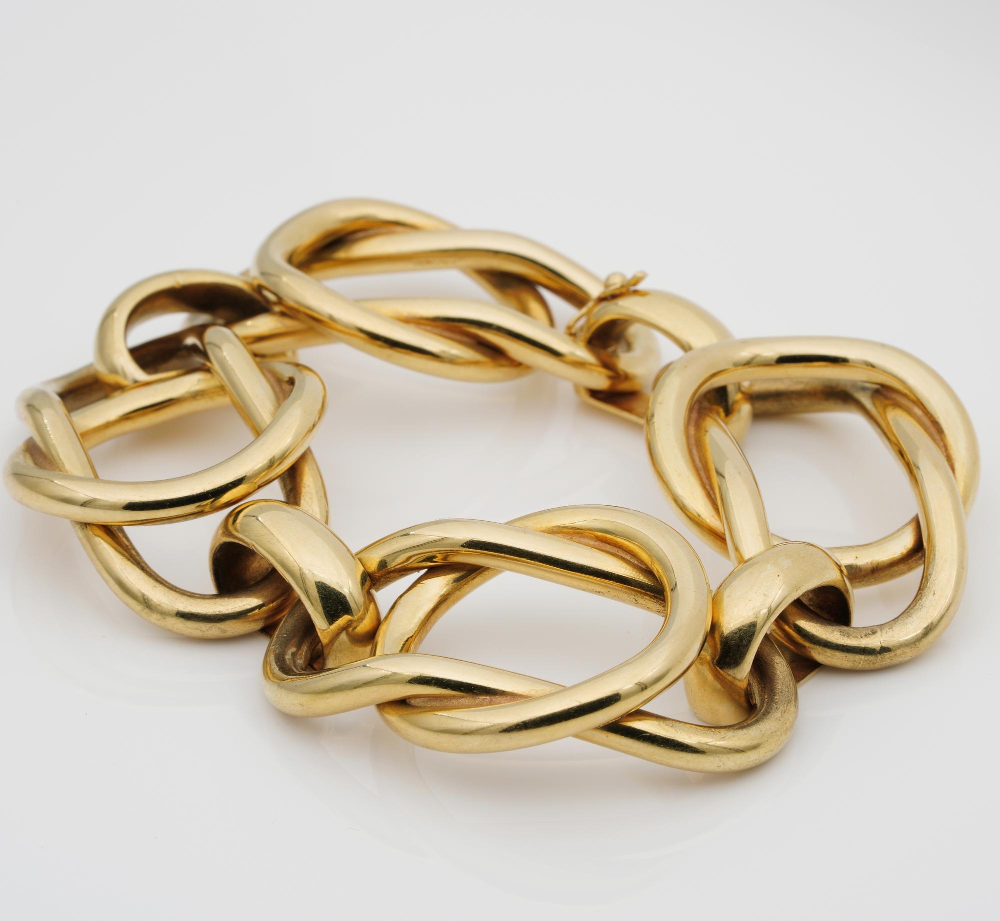 Contemporary Magnificent Italian Fancy Link 18 KT Gold Heavy Bracelet For Sale
