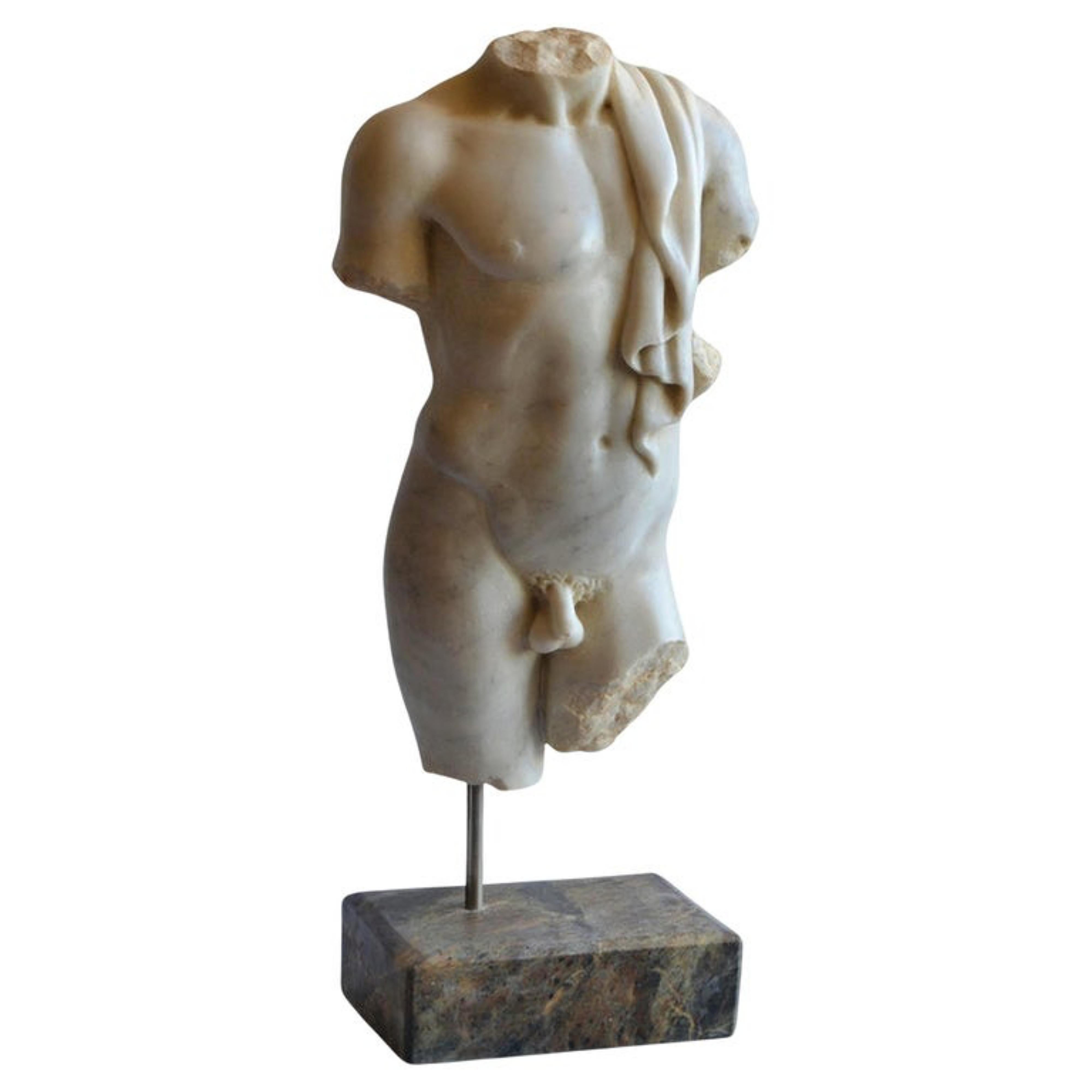 Magnificent Italian sculpture in Carrara marble 