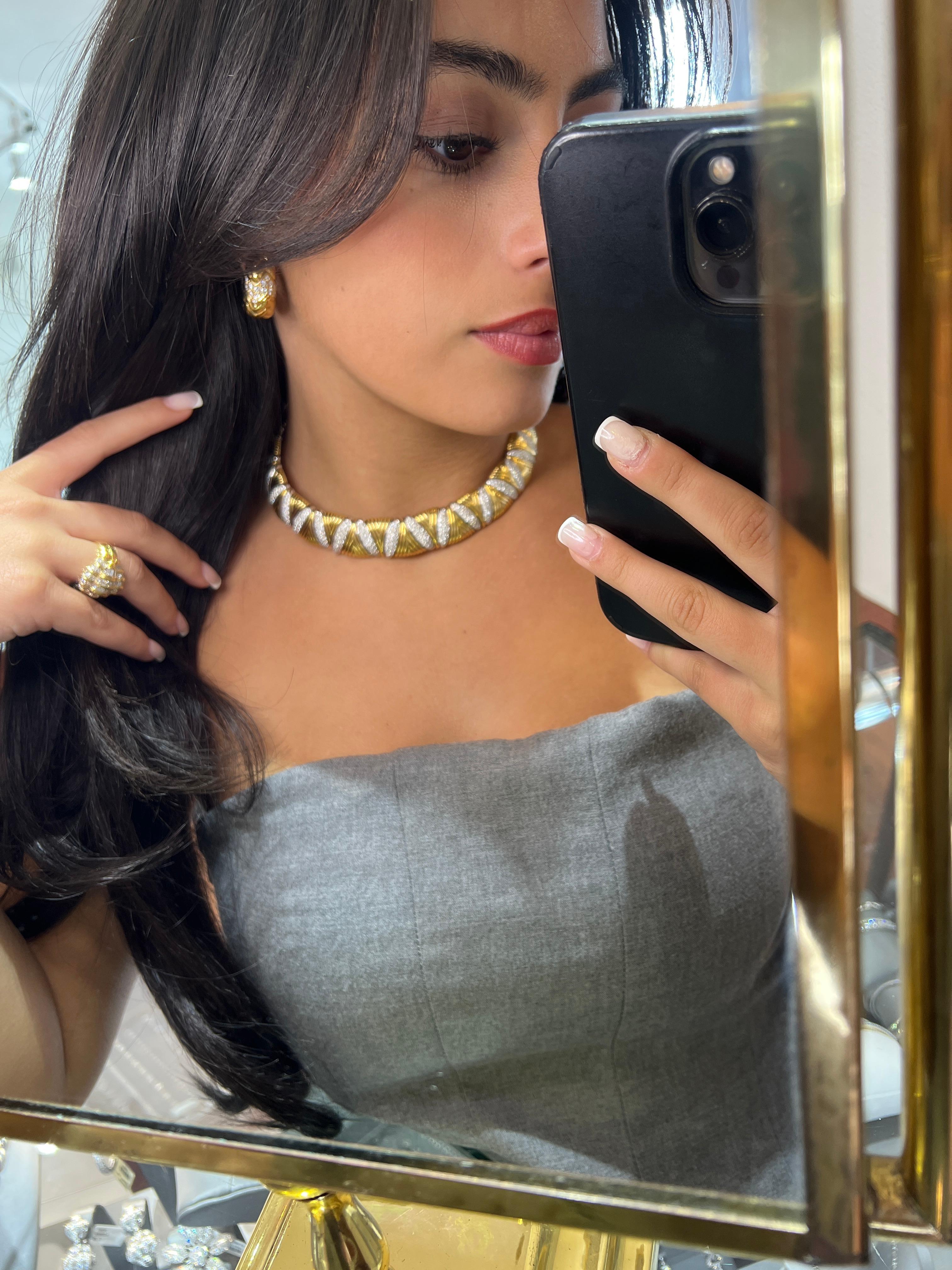Magnífico Collar de Gargantilla Italiano de Diamantes Macizos 15.00ct -Modernista en venta 4