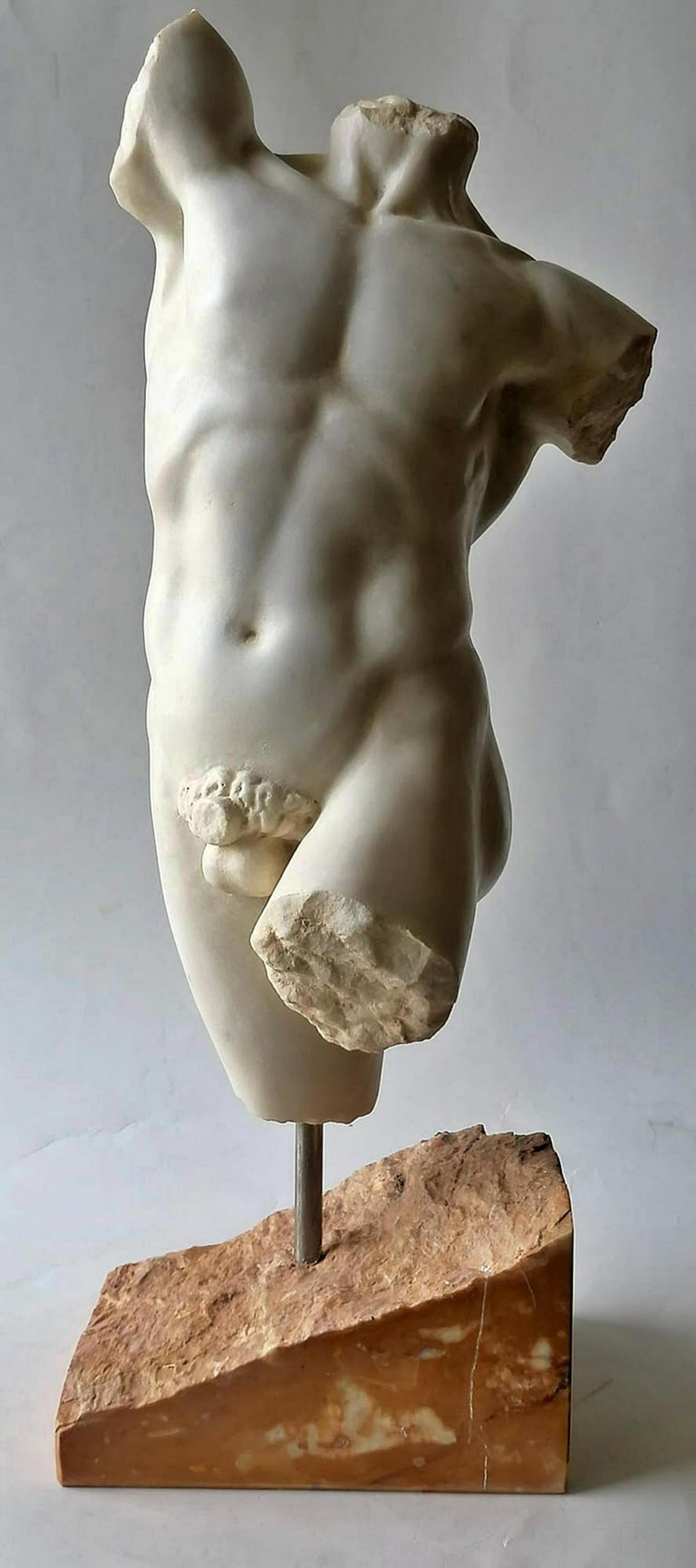 Magnificent Italian Torso Carrara Marble, Early 20th Century In Excellent Condition For Sale In Madrid, ES