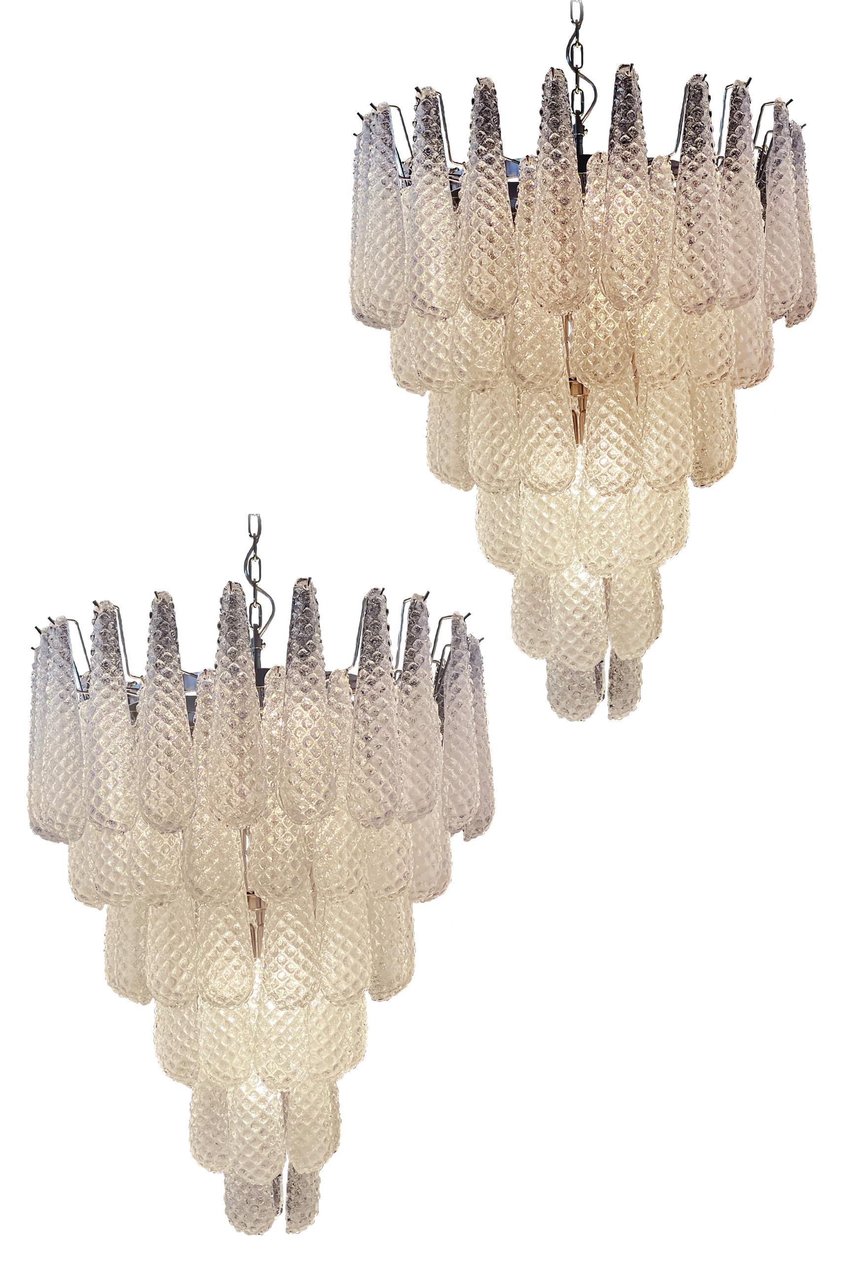 Magnificent Italian vintage Murano glass chandelier - 75 glass petals drop For Sale 10