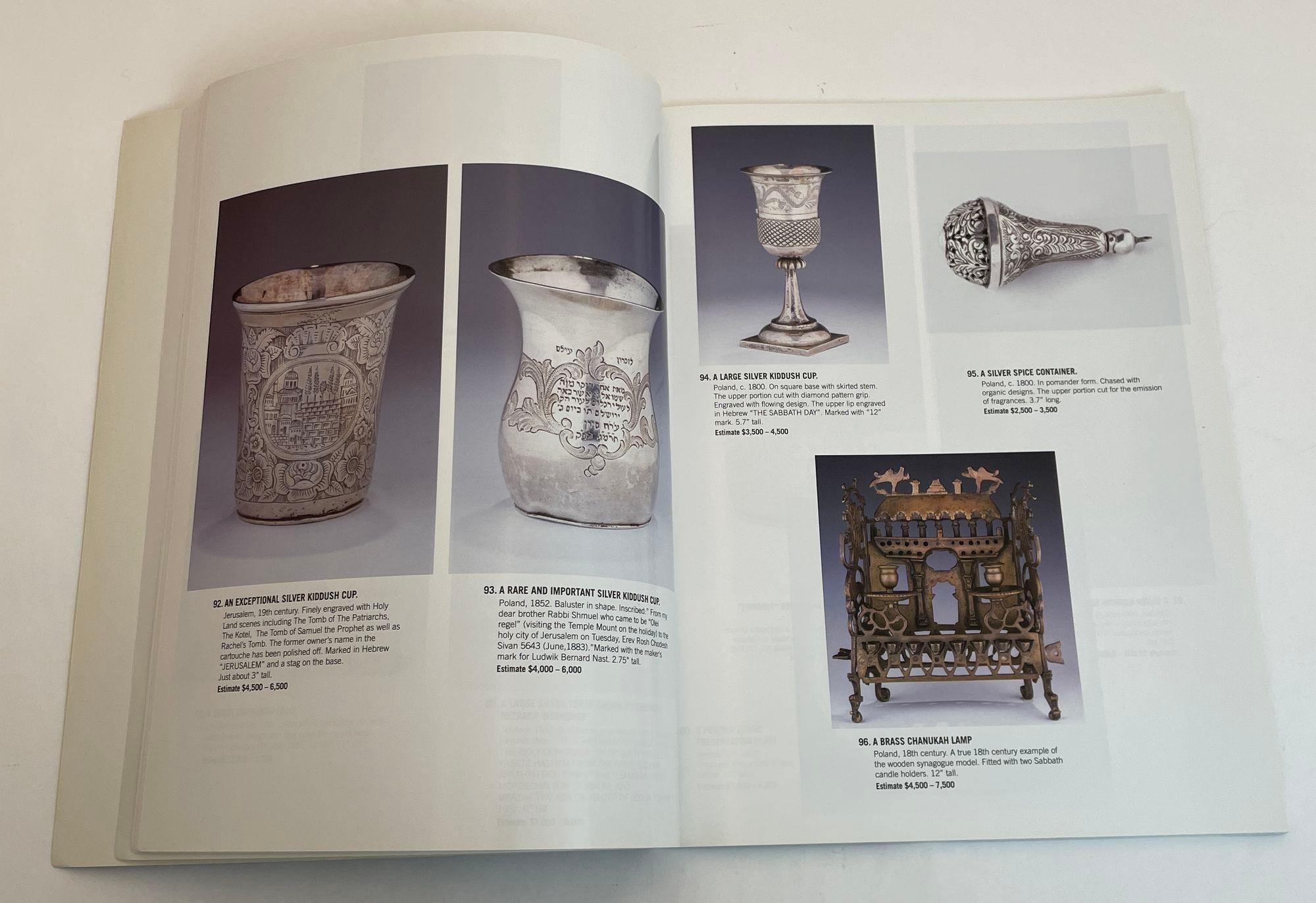Magnifique catalogue de vente aux enchères de judaïques, Cedarhurst Gallery mai 2016. Bon état - En vente à North Hollywood, CA