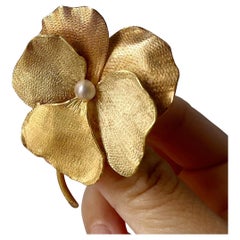 Magnificent & large 18k plain gold pearl Pansy flower brooch
