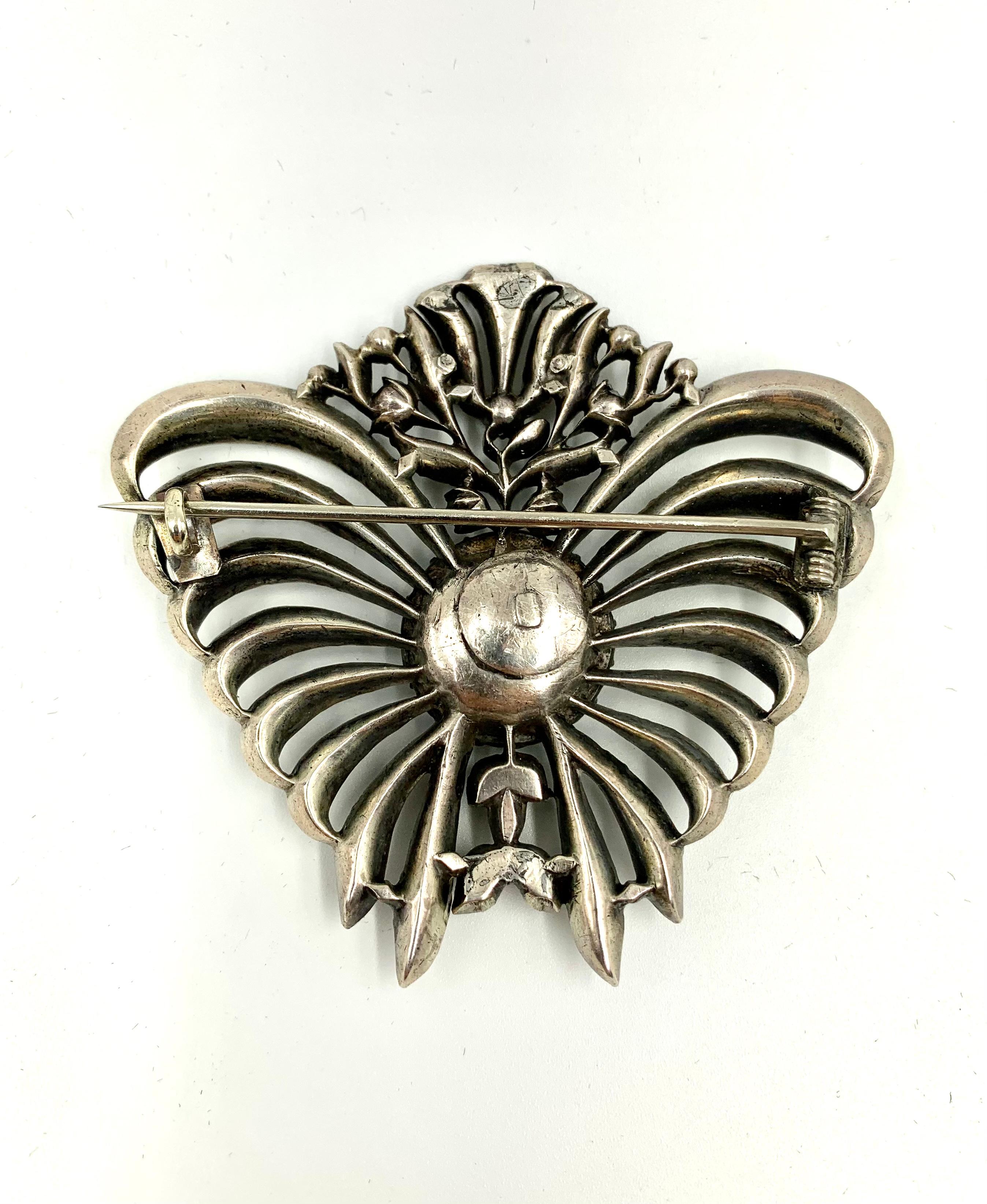 Magnífico broche antiguo grande de época georgiana de regencia con turbante de pasta de puntos negros en venta 5